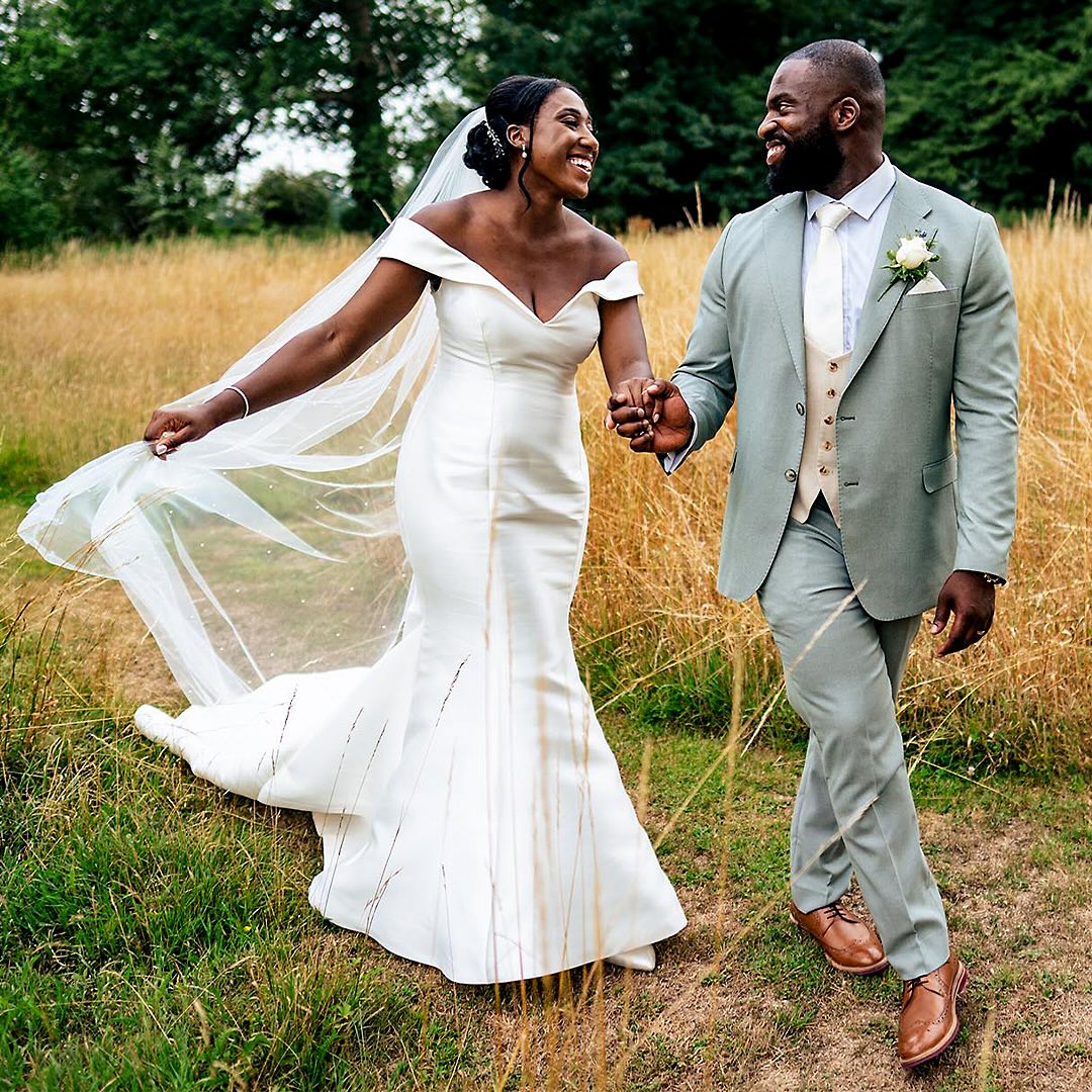 Jason + Jamais |woodhall Manor 📸❤️
The team :
Venue : @woodhallmanor
Videographer : @mikesavoryfilms
Content Creator : @toloveandcapture
Suits : @thegroomsroomessex
Florist : @w.flowersandweddingpanache
Dress : @graceandlacebridal
MUA : @emilychantal_mua
Hair: @khartoumhousestudios
Nails : @prettylikeyouipswich
#woodhallmanor #suffolkweddingphotography #summerweddings #modernweddingphotography #documentaryweddingphotography #weddinginspo