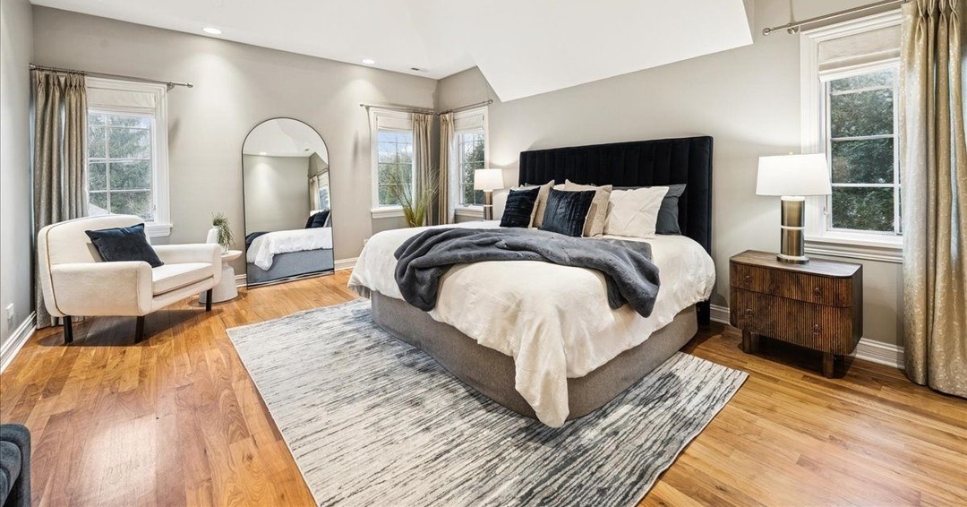 Cozy neutrals turn this bedroom into a luxe oasis 😴 #luxe #cozy #bedroom #oasis #chicago #chicagorealestate #havenhomestager #chicagohomestaging #stagingworks #stagingsells #staging #homestaging