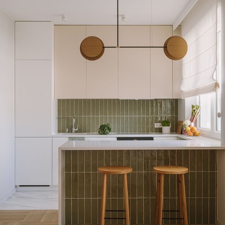 Small kitchen inspiration from @internityhome_pl
I’m loving the subtle retro vibes in this, do you?
#apartmenttherapy #retrokitchen #apartmentdesign #apartmentkitchen #smallkitchendesign #smallkitchen #smallhouse #sydneyhomes #sydneyhome #sydneyinteriors #sydneymums #sydneymum #sydneyinteriors #sydneyarchitect #sydneyhomedecor #sydneyluxuryhomes #sydneycbd #mosman #coogee #bronte #surryhills #darlinghurst #darlington #rushcuttersbay #pottspoint #redfern #sydneyliving #greentiles #sydneyfolk