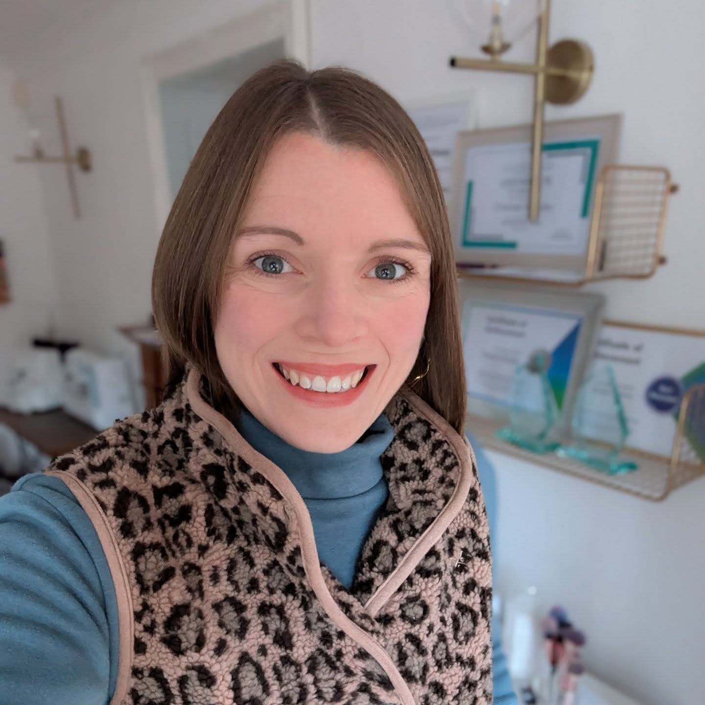 Hello 2026 ๐
After a wonderful, refreshing break over Christmas & New Year, Iโm ready for the year ahead! Iโve already had the pleasure working with some amazing women, which has set the tone beautifully.
I'm excited to continue to help you find the colours, shapes and styles that work for you, curating a wardrobe that truly supports your life and brings you joy!
Not just so that you look great but so that you really feel it.
Colour and personal style arenโt about just following the trends.
Theyโre about confidence, clarity and feeling authentically like you โจ