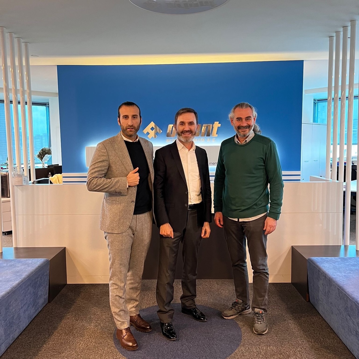 Orient Sigorta Satış ve Pazarlama Genel Müdür Yardımcımız Sayın Bülent AKÇA ve Bölge Müdürümüz Mürşit KAFKAS’ı genel müdürlük binasında ziyaret ettik. Misafirperverlikleri için teşekkür ederiz.