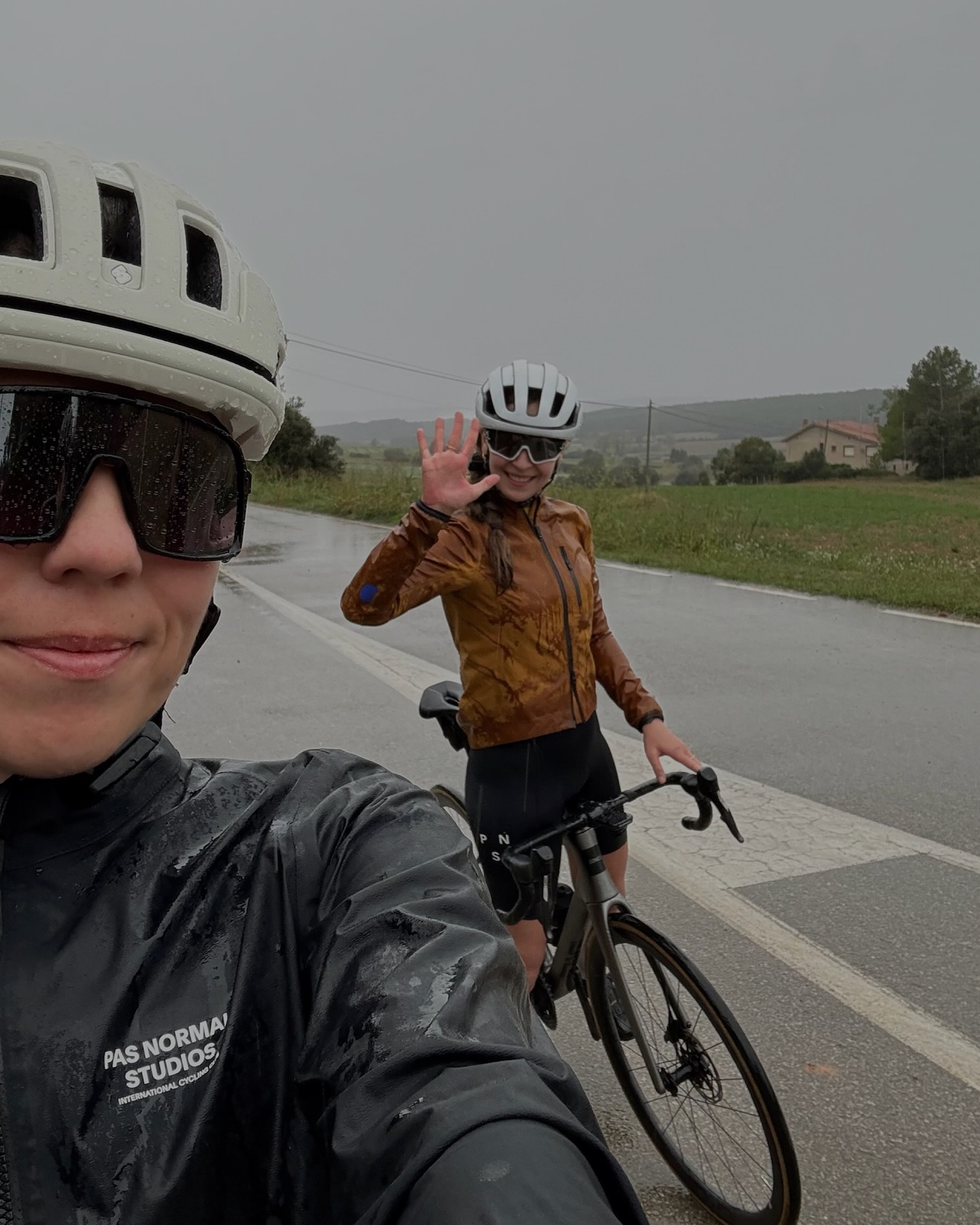 Wet winter ride? ❄️🚴
From muddy miles to cozy smiles.
Fireplace on 🔥
Shoes drying by the fire 👟
Good vibes with @cyclingaficionados at Gravel House.
Come stay at @grvlhouse and discover it for yourself 🌾🚲
Hit us up to craft your one-of-a-kind adventure at Gravel House Empordà 🚀
#gravelcycling #gravelbike #adventurecycling #bikepacking #gravelgrind #cyclinglife #gravelriding #explorebybike #graveladventure #ridegravel #pedalandexplore #adventureonwheels #biketrip #recovery #trainingcamp #roadbiking #cyclingtips #roadcyclinglove #gironabiking #emporda