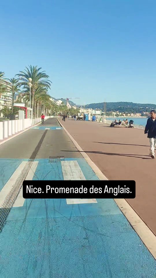 The French Riviera begins here: #promenadedesanglais🇫🇷
#niceairport #nicebikeride #niceseaview