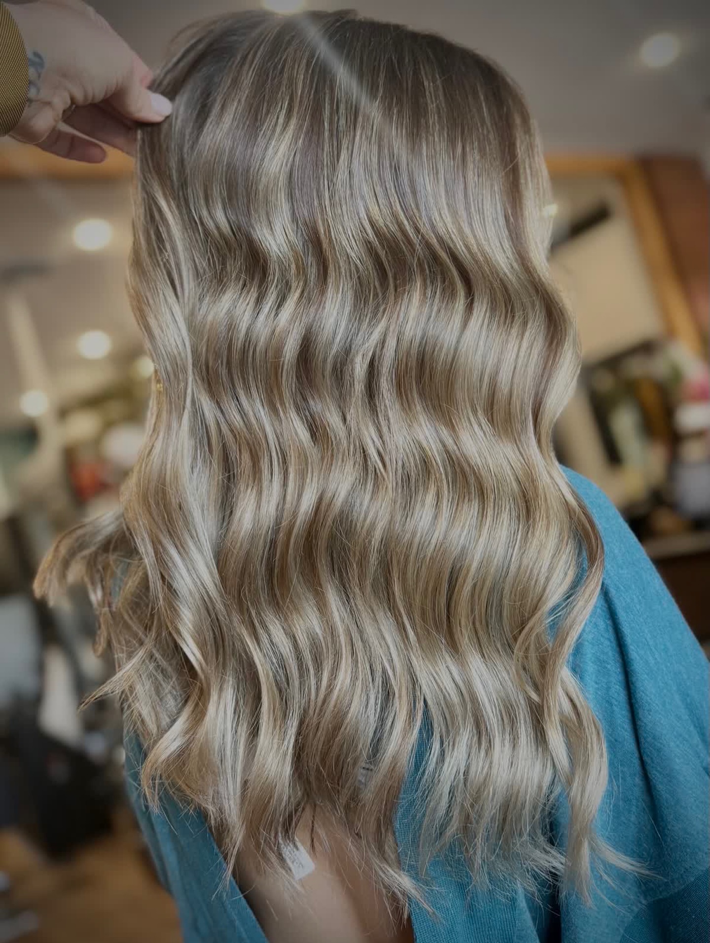 The Riley ✨
Full Highlight + Cut
Stylist 🎨 Bree Stroud sonnier
highlight balayage dimensional hair lafayette la hair salon