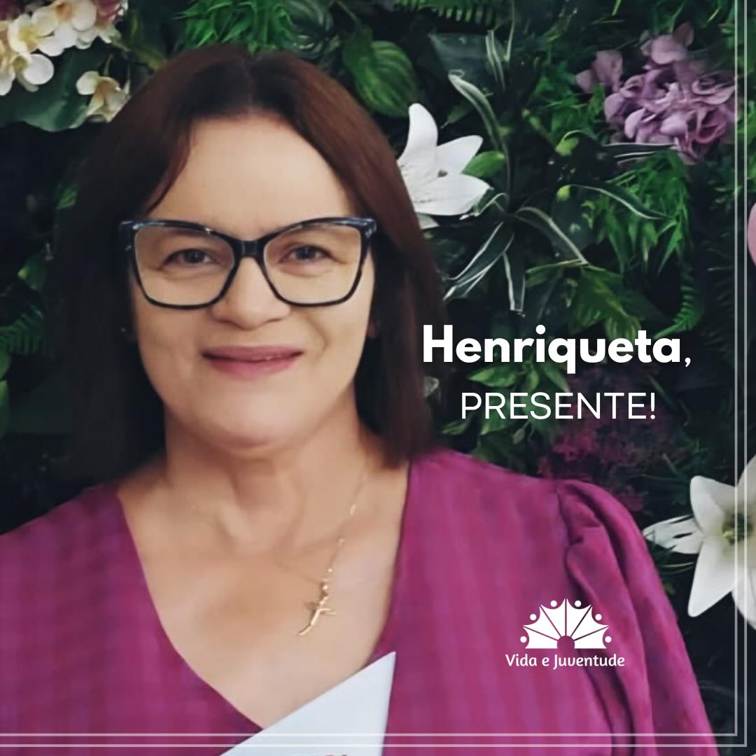 🍃Henriqueta VIVE e VIVERÁ em cada pessoa que teve o privilégio de estar com ela!
Conhecer Henriqueta Cavalcante não foi apenas um encontro fortuito, mas um divisor de águas. Há pessoas que passam pelo mundo de forma silenciosa, e há aquelas que, como Henriqueta, transformam o silêncio em voz e a carência em luta.
Mulher de fibra, talhada na resistência, ela carregava em si a imensidão do Marajó e a urgência de dias melhores.
Henriqueta não apenas vivia; ela carregava sonhos e ideais como quem carrega o sustento para os seus. Sua trajetória foi pautada pela busca incansável por vida em abundância para aqueles que a floresta e as águas abraçam, mas que o poder público tantas vezes esqueceu.
Ela acreditava que a dignidade não era um privilégio, mas um direito que deveria fluir livre como os rios marajoaras.
Sentiremos sua falta no calor das discussões, na firmeza do olhar e na doçura do trato. Sua ausência já está deixando um vazio profundo, mas seu legado é uma semente plantada em solo fértil - somos suas sementes!
A saudade que agora aperta o peito é o testemunho de uma vida que valeu a pena, que tocou almas e que despertou consciências.
Siga em paz, Henriqueta!
Nos comprometemos a ecoar seus ideais e a honrar sua luta por um Marajó mais justo e um mundo sem exploração sexual de crianças e adolescentes e tráfico humano.
Sua luz agora brilha na memória de cada um de nós que teve a honra de caminhar ao seu lado.
Com profunda gratidão e eterna saudade.
Vida e Juventude