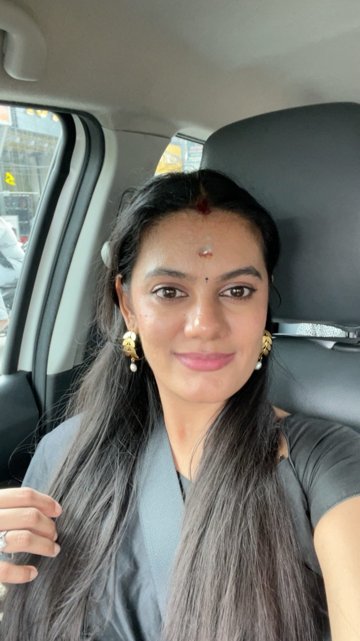 Wear what you want!!! Love yourself and do it for yourself. Donโt mind the criticisms! They are not worth your time and energy ๐๐