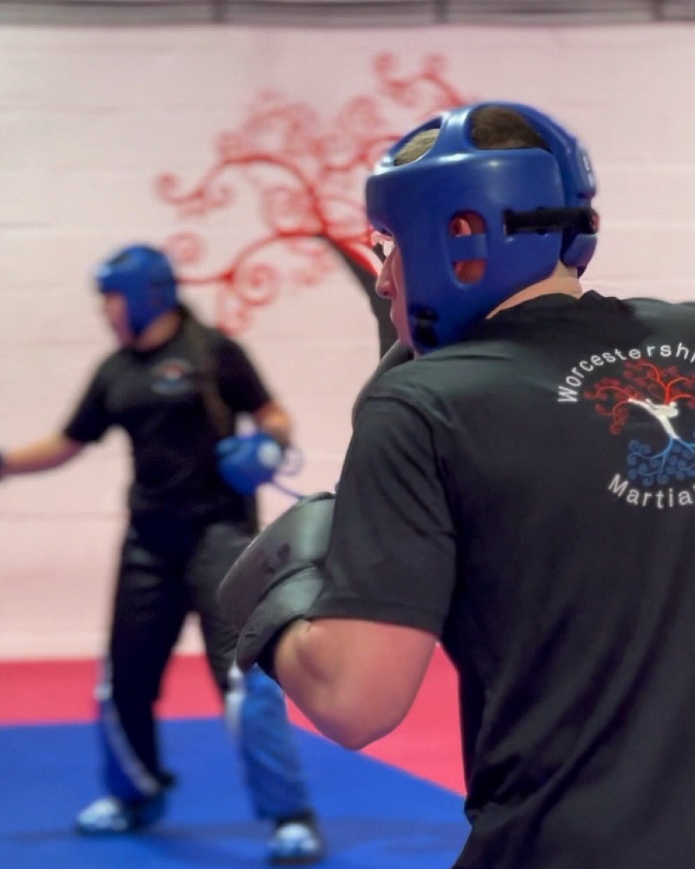 🥊 Thinking About Trying Kickboxing?
If you want:
• A full-body workout
• Real kickboxing skills
• A supportive but challenging environment
This is your sign to give it a go.
📅 Mondays & Wednesdays – 7pm
📍 Worcester
👉 Book your trial now:
www.worcestershiremartialarts.co.uk/trials
First month £20 | FREE uniform when you join
#kickboxingclass #worcester #fitness