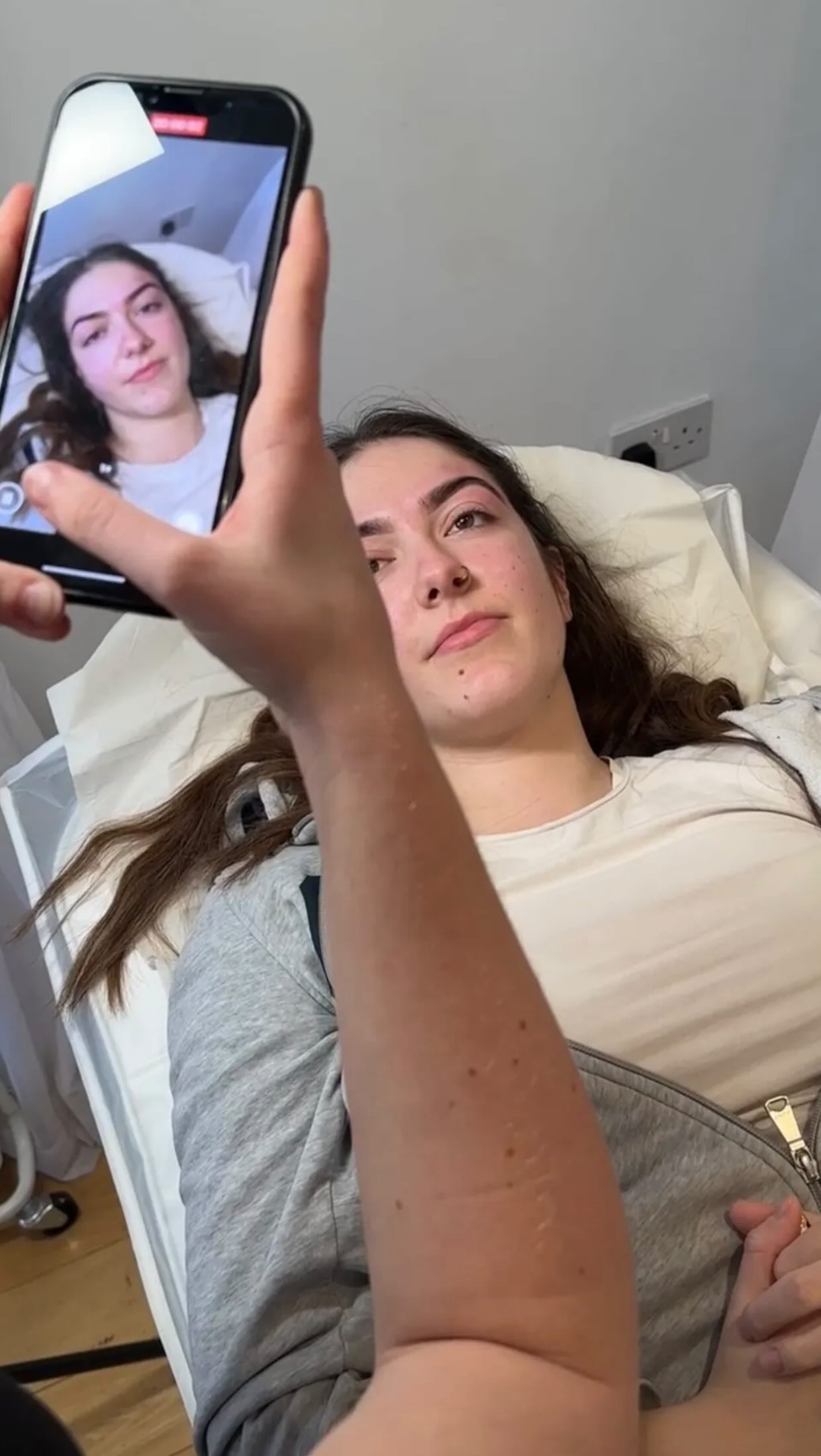 Maternity leave can be more than just a pause.
It can be a reset, a rebuild, or the start of something completely new.
If you’ve ever thought about creating flexible income, choosing your own hours, or building a career that fits around your life - this season is the perfect time to start.
Learning a skill in the beauty industry can open doors to working from home, setting your own schedule, and earning in a way that doesn’t require sacrificing your time or freedom.
You don’t need to rush.
You don’t need to have it all figured out.
You just need to start.
Investing in a skill now can give you options later and options change everything.
If flexible work and income on your terms sounds like something you want, this is your sign 🤍
Book your course today | the link is in our bio.
ABT Accredited | Beginner friendly | Finance available