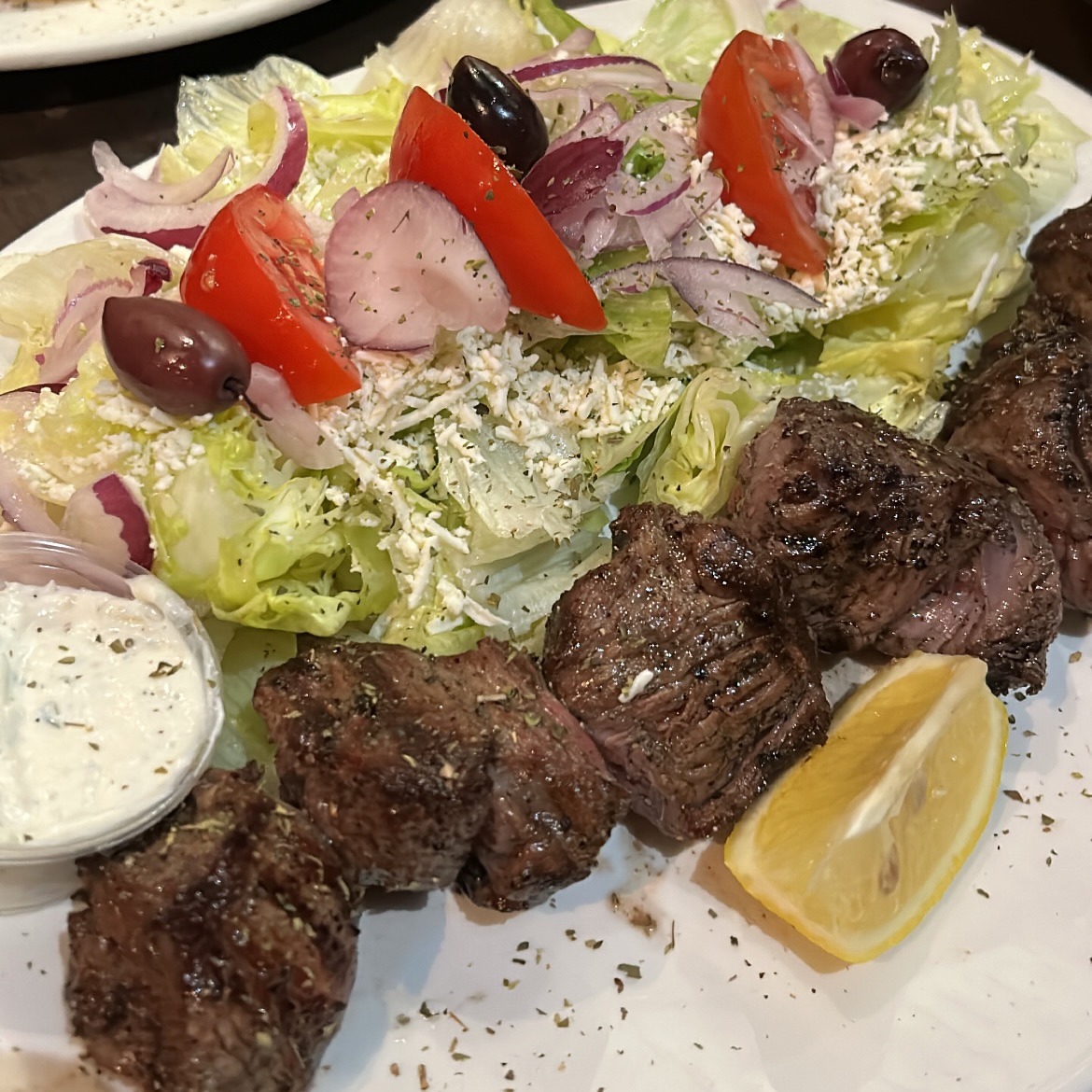 A Greek classic you can’t go wrong with. Tender beef souvlaki, straight from the grill to your plate.👌🏻
#greekfoodie #greekcuisine #etobicokerestaurants #grilledmeats