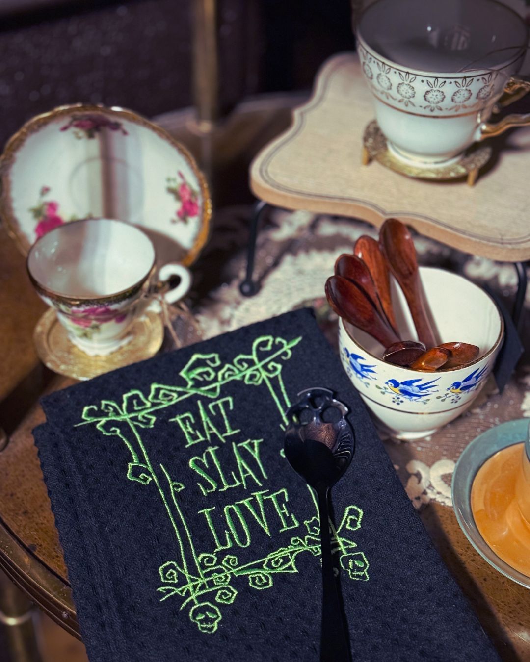 Eat. Slay. Love.
#uniquegifts #womanowned #shopsmall #abqtodo #tea