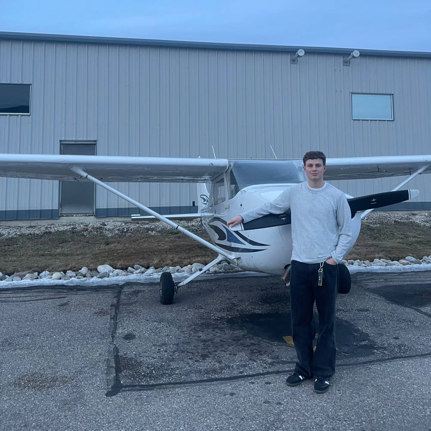 Max took to the skies by himself for the first time yesterday! Huge congrats on your first solo, Max!!!
.
.
.
.
#ppl #studentpilot #firstsolo #cessna172 #cybw