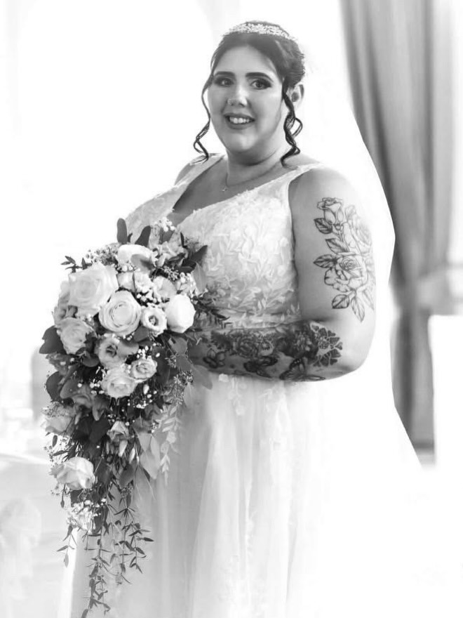 ๐ค Jess ๐ค
Lovely Jess was married in chilly November at beautiful @keele_hall and looked amazing in her @essenseofaustralia lace and tulle gown ๐
Jess has been one our absolute favourite brides and weโre so glad she had her special day xxx Congratulations to the happy couple! ๐ฅ๐
#thebridalloungenewcastleunderlyme #realbride #essenseofaustralia #realwedding #mrandmrs