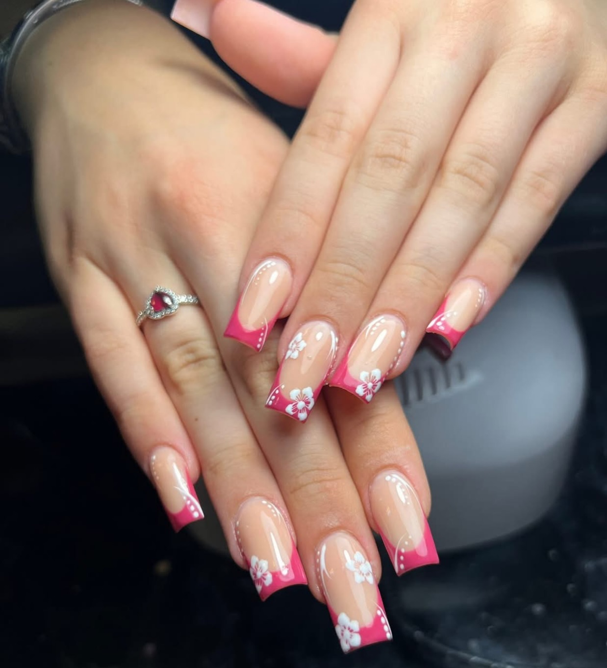 bitte buchen Sie Ihren Termin ganz einfach selbst über unseren Online-Link:
👉 https://bukkigo.com/salon/luv-beauty-oerlikon
