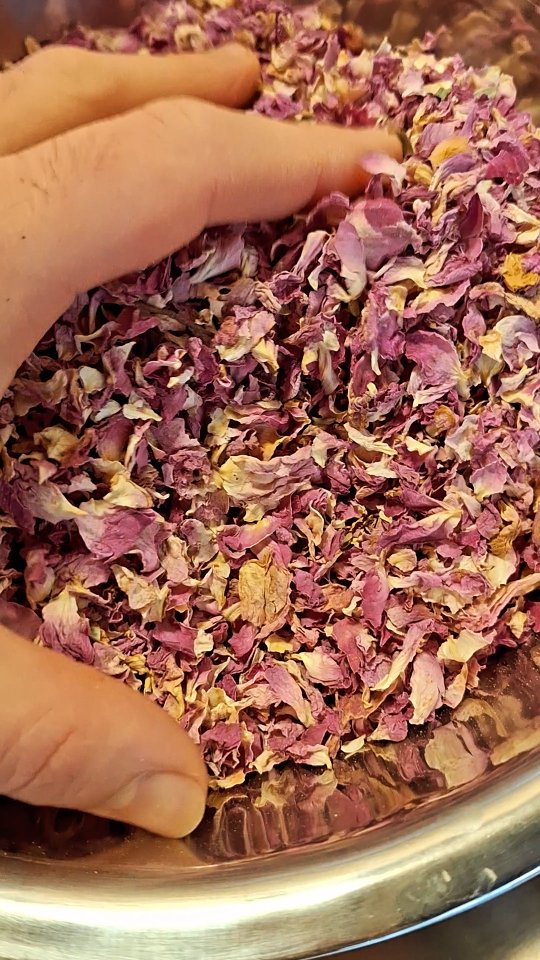 Mais qui as dit que ne produisons pas pendant l'hiver?
La Confiture Atypique
Poire Williams de Normandie & pétales de Roses du Pakistan
Devenue une signature de la marque!
.
.
.
.
#benedettoconfituresatypiques #confiture #jam #marmellata #food