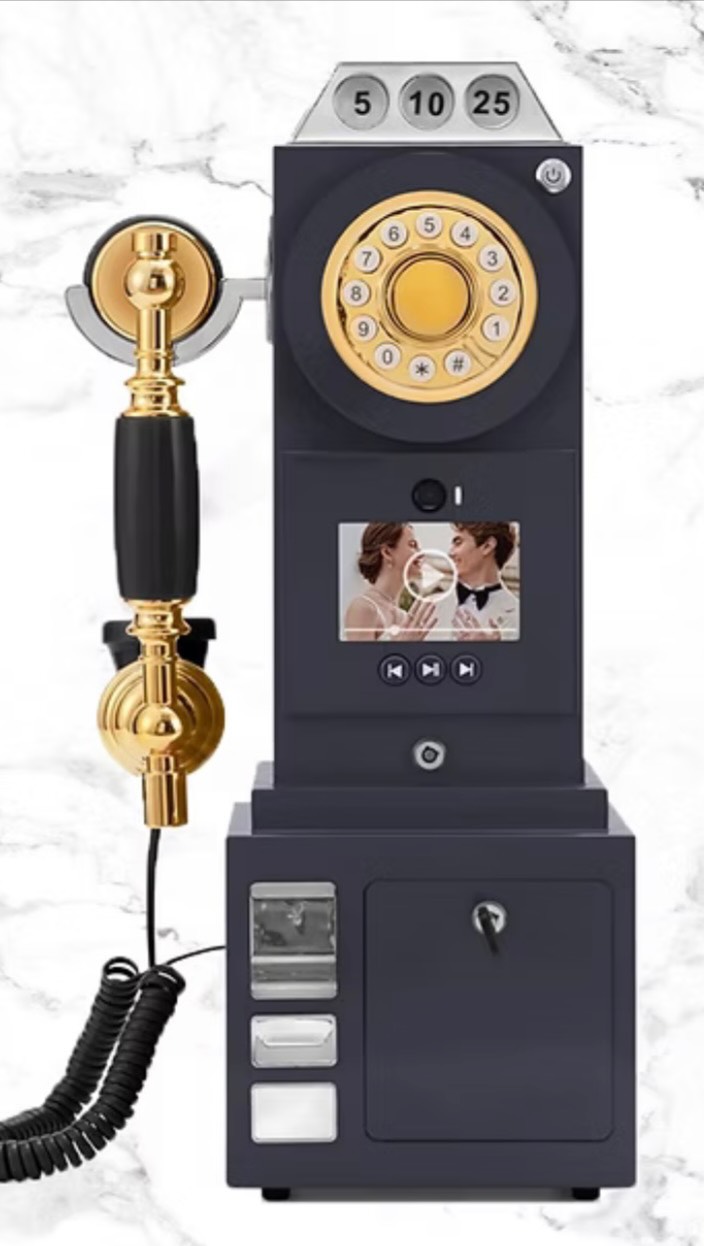 Make your event memorable with our audio/video guestbook phones!
#audioguestbook #wedding #quince #birthday #goldeneventsbooths
