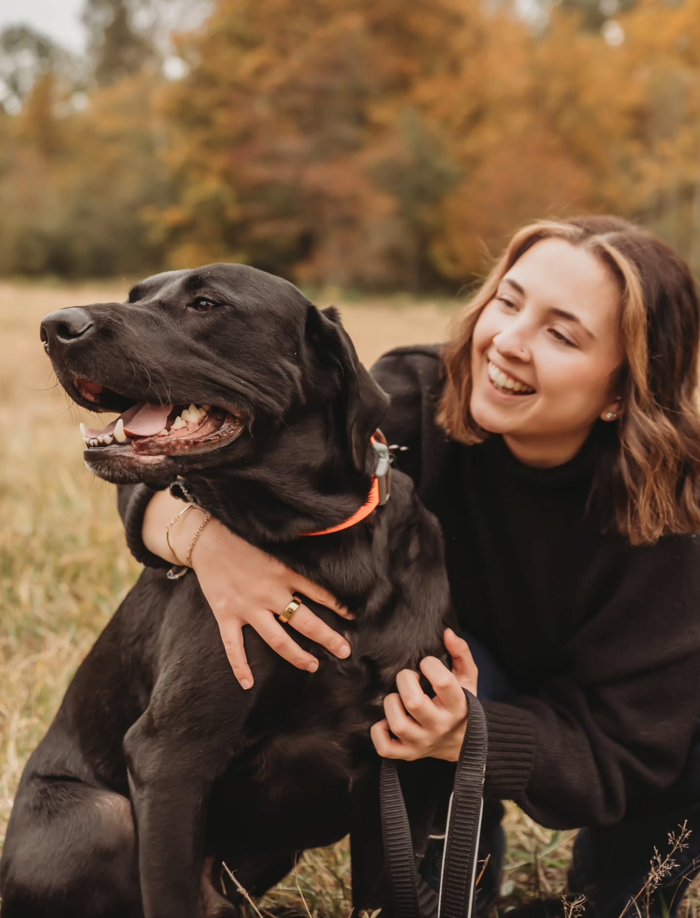 Have you ever wondered if I could bring my dogs to my photo sessions? 🐶📸
Absolutely! Your dog isn’t just a pet. They’re family ❤️
I’m always happy to include your pup in your session because I know firsthand how much they mean. Some of my favorite moments are the messy, playful, love-filled ones with your dog right by your side.
Quick Tips for Bringing Your Dog:
🐾 Arrive a little early so your pup can potty, explore, and burn off some energy.
🐾 Bring treats or a favorite toy if they’re food/toy-motivated.
🐾 Leashes are always recommended (and can often be edited out)
🐾 If you can, bring a friend/family member to help assist! That way, we can get some images with and without your pets.
🐾 Most importantly — don’t stress. Dogs will be dogs, and that’s part of the magic!
Hope this helps! 🫶🐾