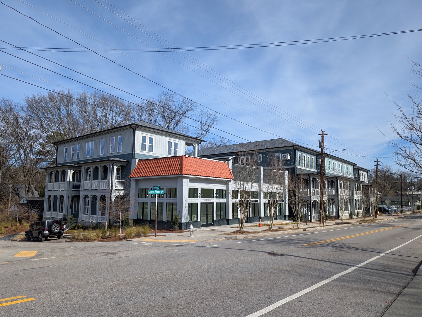 The cuteness continues on the West Side with our mixed use, missing middle project for Westside Future Fund.
We’re thrilled to be wrapping up this project and see the finishing touches come into place.