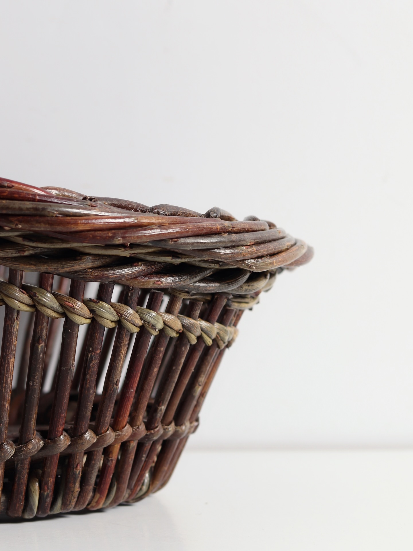 Work in progress…
Some close ups of my latest work - I don’t mind admitting that I’m obsessed with this open work style of basket at the moment. I love the technique and hand movements involved in fitching, I find the process absorbing, and the aesthetics really appeal to my eye.
Marcus