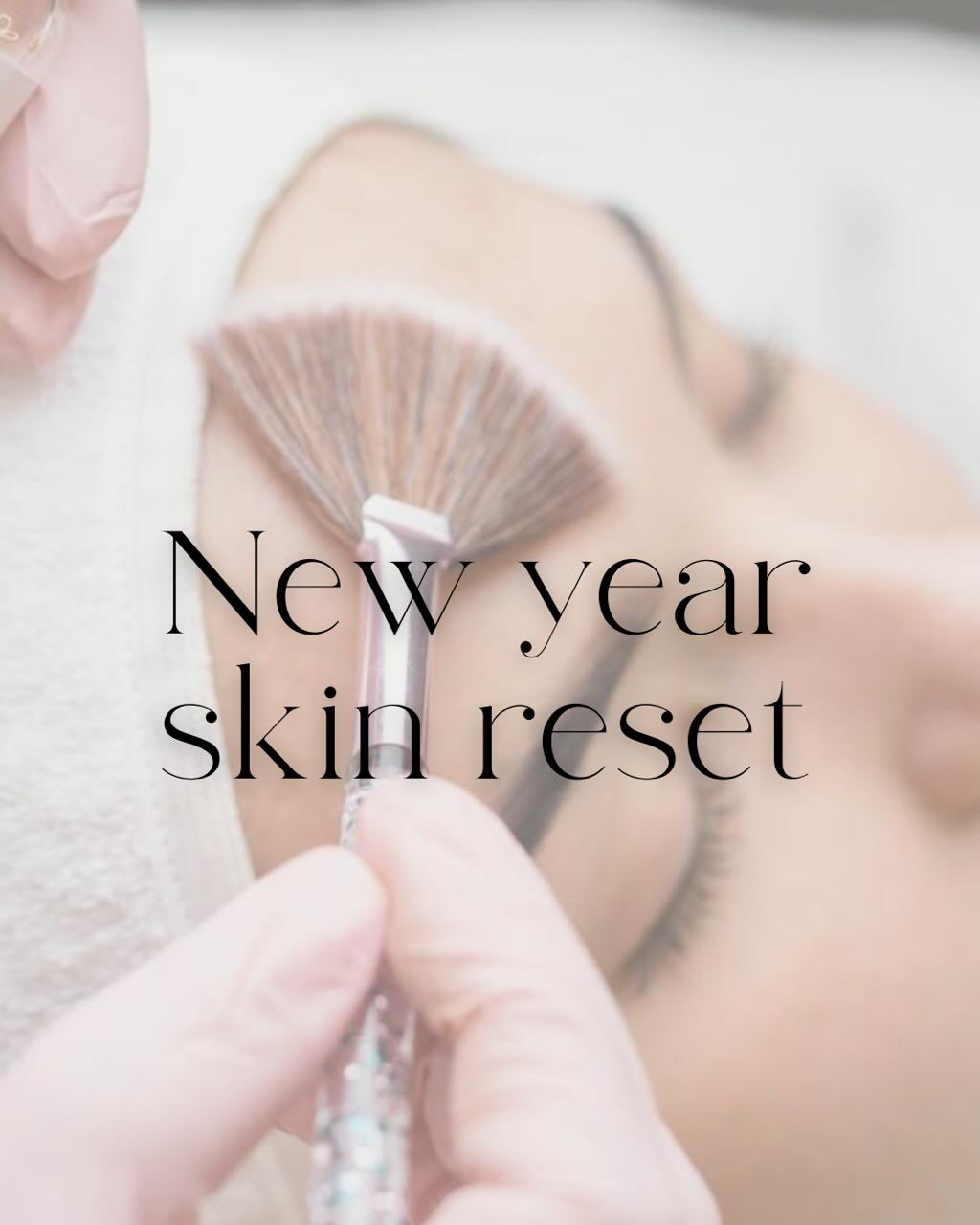 NEW YEAR RESET!
December was full — sunshine, celebrations, late nights and little routines falling away.
If your body and skin are feeling it, this is your gentle reminder to slow things down.
January isn’t about doing more.
It’s about hydrating, resting, cleansing and creating space for your body to reset.
Small daily rituals make the biggest difference —
🌸drink your water
🌸cleanse and exfoliate with intention
🌸set aside a few quiet minutes just for you
🌸prioritise sleep and recovery
No pressure. No extremes.
Just a softer start to the year 🤍
Hydrate. Rest. Reset.
🌟If you’d like support with your January reset, our January Reset Ritual is available with Ashley. R1295 for a 45 min body lymphatic massage and 45min skin reset facial.
#NewYearReset
#JanuaryWellness
#SkinReset
#IntentionalSelfCare
#RoseLounge