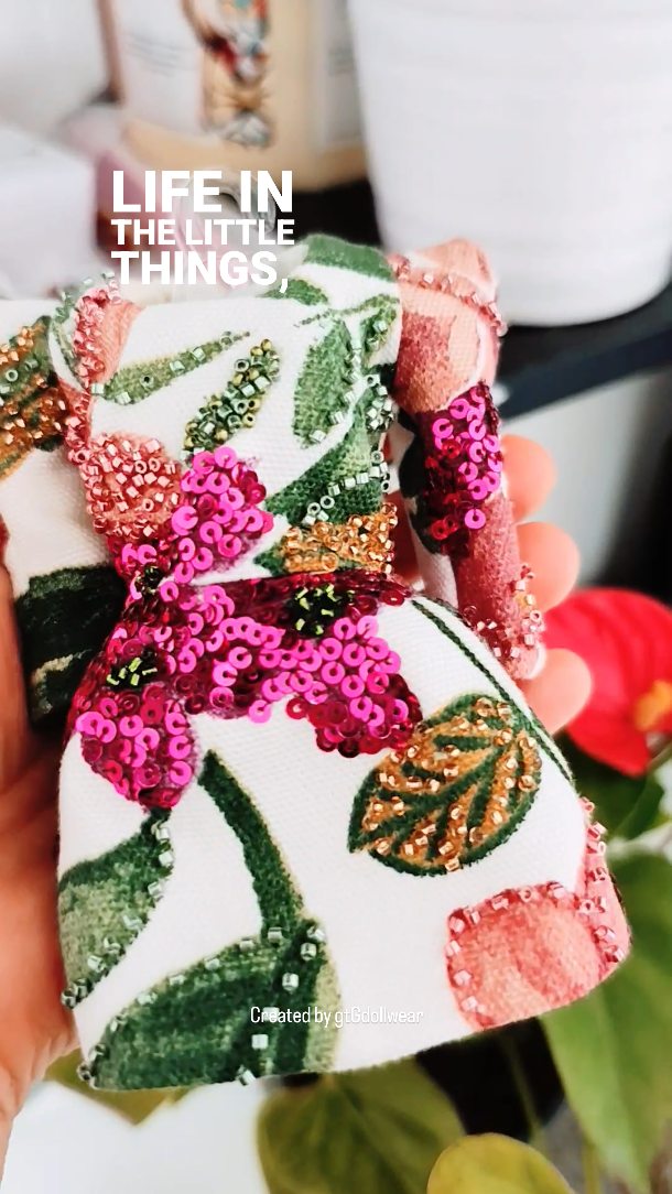 Life in the little things .... See our club dress shining like a diamond.
Come join the journey with our Club subscription and discover those little moments that feel big.
https://www.gtgdollwear.com/pricing-plans/list
#gtgdollwear #integritytoys #poppyparker #fashionroyalty #silkstonebarbie