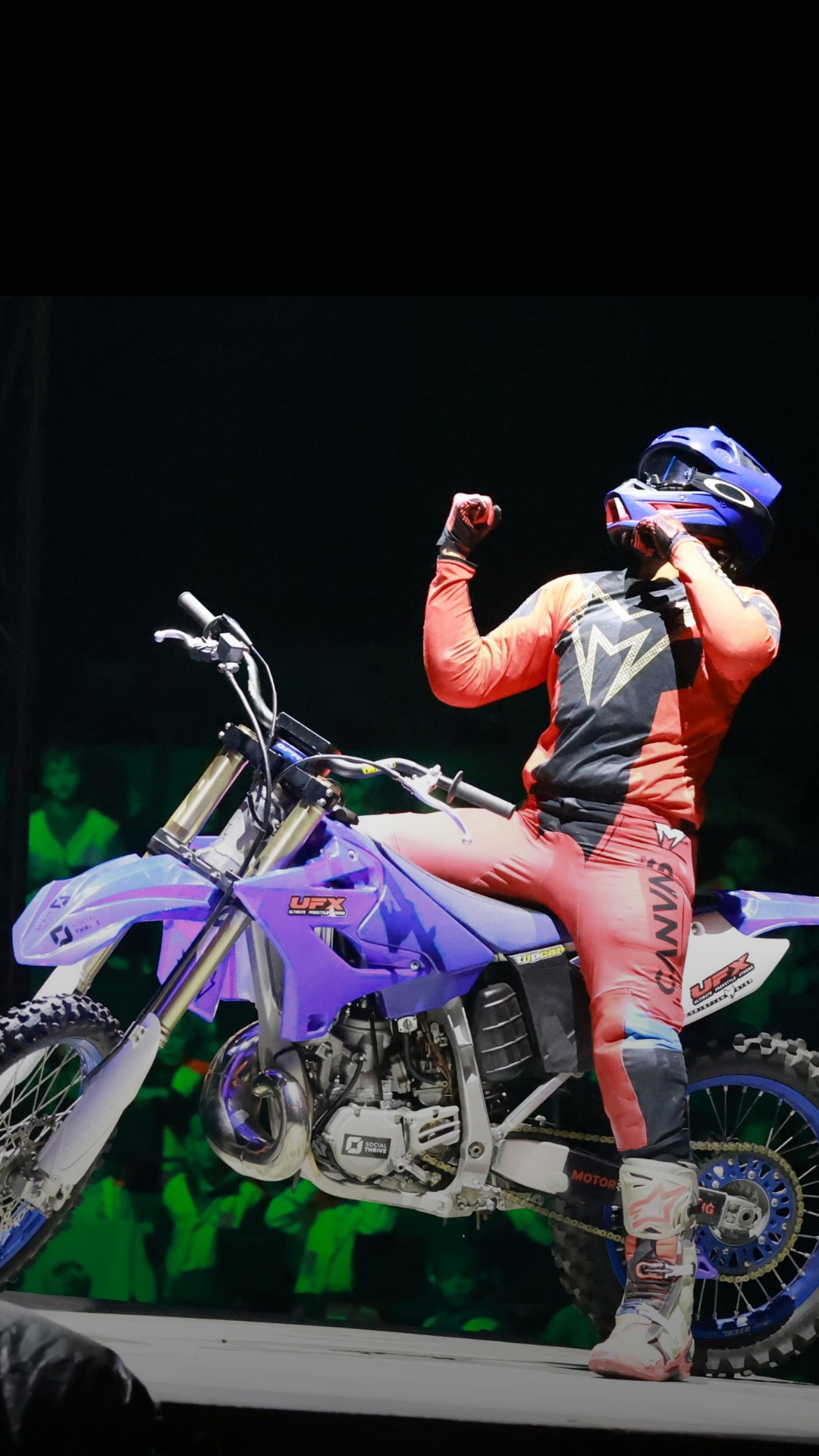 Was für eine mega Show! 🤩❤️🔥
Schreibt's uns in die Kommentare, ob ihr dabei wart und wie ihr es fandet! ⬇️