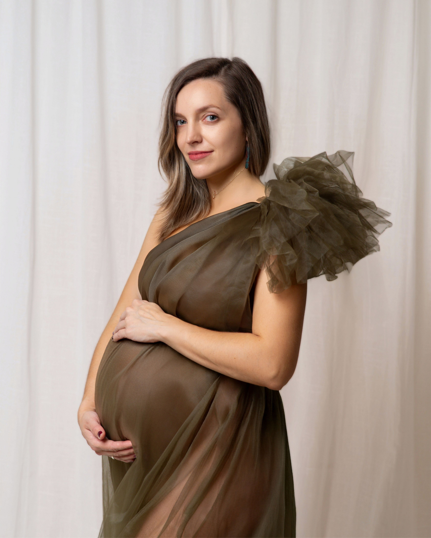 Cada embarazo es distinto,
pero todas compartís lo mismo:
una fuerza que se nota incluso en silencio.
El primer post del año lo inauguran Raquel & Adrián, siempre tan especiales🌟
.
.
.#maternidadreal #sesiondeembarazo #embarazada #fotografiaembarazo #embarazoespaña #futuramama #maternityphotography #pregnancyjourney #honestmotherhood #cuerporeal #slowmotherhood #fotografiaemocional #melanymfotografia #fotografiafamiliarasturias #momlife #maternityshoot