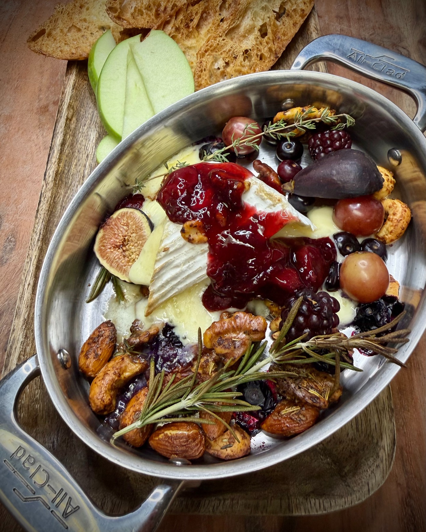 Is there a better way to kick off dinner on a cold evening than with warm, melty cheese? We don’t think so! 🧀❄️
Join us for our Baked Mt. Alice from @vontrappfarmstead , served with figs, berries, grapes, smoked nuts, and a cherry compote — all paired with crisp apples and homemade crostini.
Come in and cozy up with something delicious!
Open Friday and Saturdays
Make your reservations at link in bio
#madrivervalley #eatlocal #eatinabarn #warmcheese #vontrappfarmstead #eatmrv #staymrv
