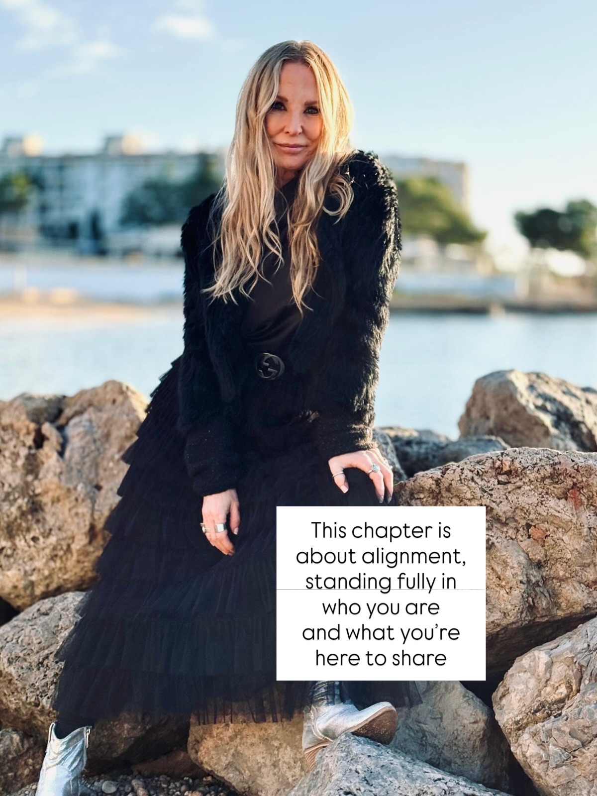 I’m 55, and I honestly feel like I’m just getting started. 🤍
Not because I’m becoming someone new,
but because life has stripped away what no longer fits.
What remains is truth.
Presence.
And the capacity to hold space, first for myself, and then for others.
📸 by @sixthsensemallorca 🖤
#debbielashyoga #psychedelicbreathmallorca #change #meditation #quantum