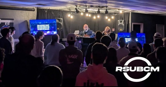 Such an honor to serve at the BCM at Rogers State University! 🎶🙌
There’s nothing quite like lifting up praise to the Lord alongside college students….their passion and hunger for God is truly inspiring.
So thankful for this ministry and for all that Shannon Cross and Jared Jackson pour into these students. What a joy to be part of what God is doing here! 💛 @rsubcm