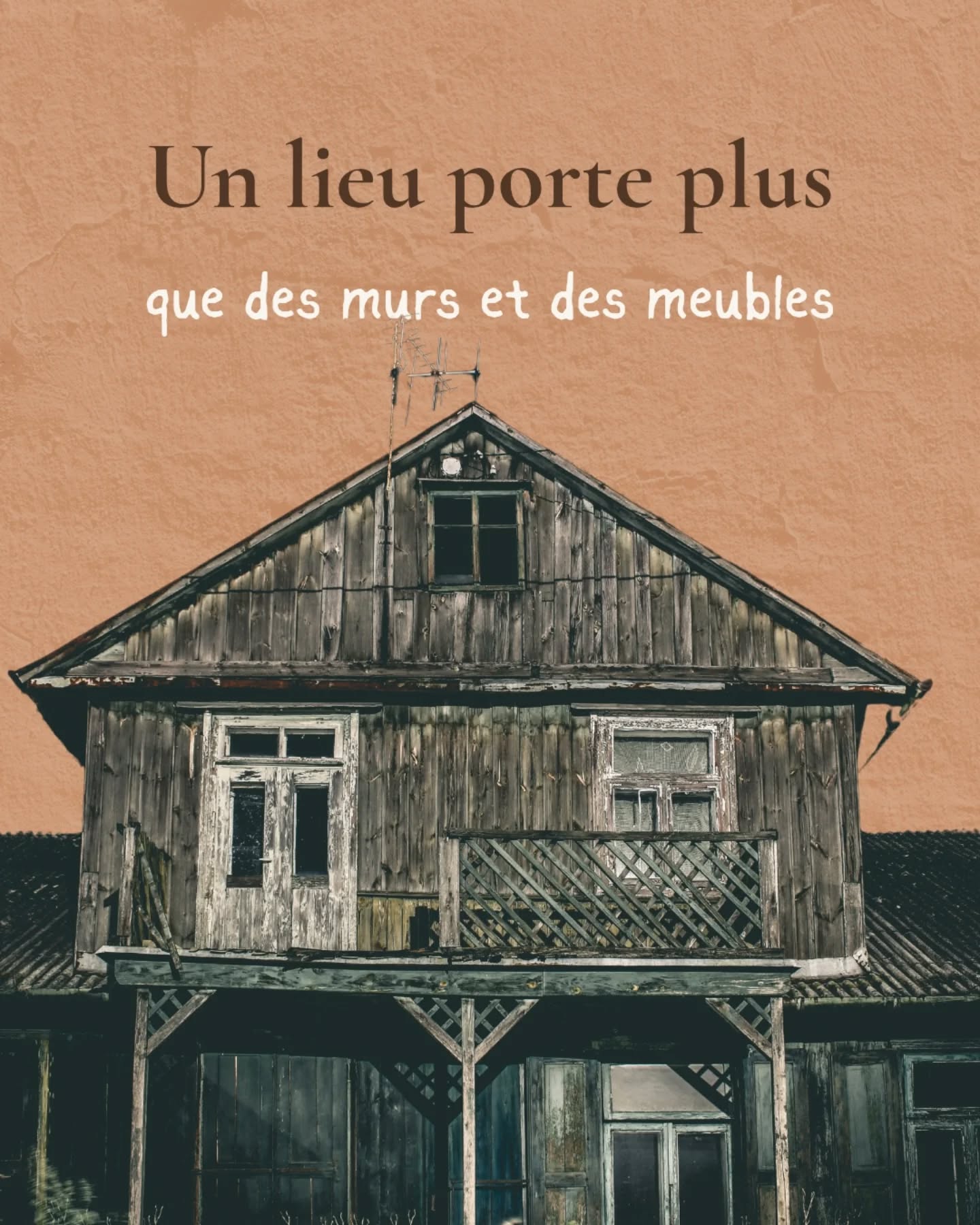 Un lieu n’est jamais neutre.
Il porte les histoires qui s’y sont vécues, les émotions qui y ont circulé, les périodes de vie, les changements, les silences aussi. Et parfois, sans que l’on sache vraiment pourquoi, quelque chose devient plus lourd, plus dense, comme si l’espace ne soutenait plus autant celles et ceux qui y vivent.
On peut alors ressentir une fatigue inhabituelle, un sommeil agité, des tensions répétées, une irritabilité plus présente, ou voir ses animaux et ses enfants réagir, s’agiter ou au contraire se replier, comme s’ils captaient quelque chose que le mental n’arrive pas encore à expliquer. Les lieux parlent, mais ils ne le font pas avec des mots.
Lors d’un nettoyage énergétique du lieu de vie, je me connecte à l’âme de l’espace pour écouter ce qu’il porte encore, ce qui bloque la circulation, ce qui demande à être libéré ou réharmonisé. Je travaille sur les mémoires du lieu, les perturbations naturelles ou artificielles, les réseaux telluriques, mais aussi sur l’harmonie globale, afin que l’espace retrouve sa fonction première : être un cocon, un lieu de sécurité, de repos et de ressourcement.
Chaque lieu est unique, et chaque soin l’est aussi. Il ne s’agit pas d’effacer une histoire, mais de lui permettre de se transformer, pour que l’énergie circule à nouveau librement et soutienne le vivant.
Si tu ressens que ton espace a besoin d’être réaccordé, que quelque chose y pèse ou ne circule plus comme avant, mets un émoji d’un endroit où l’on peut habiter (maison, van, appartement…) et je t’écris.