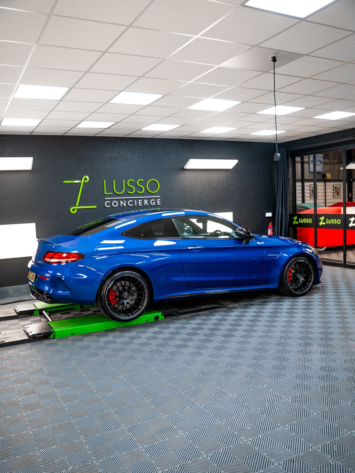 This V8 Bi-Turbo Mercedes C63s has just received our Track Pack PPF Kit coupled with ceramic coatings to the full exterior and interior of the car. Now looking incredible! 💙
Protect What Moves You. 🚀
Request a Free Quote. 🏁
📞 0113 323 9323
📧 vip@lusso-concierge.com
🔗 Lusso-concierge.com
📌 Secret Location, near Leeds
#LussoConcierge #Mercedes #C63s #PPF #PaintProtectionFilm
