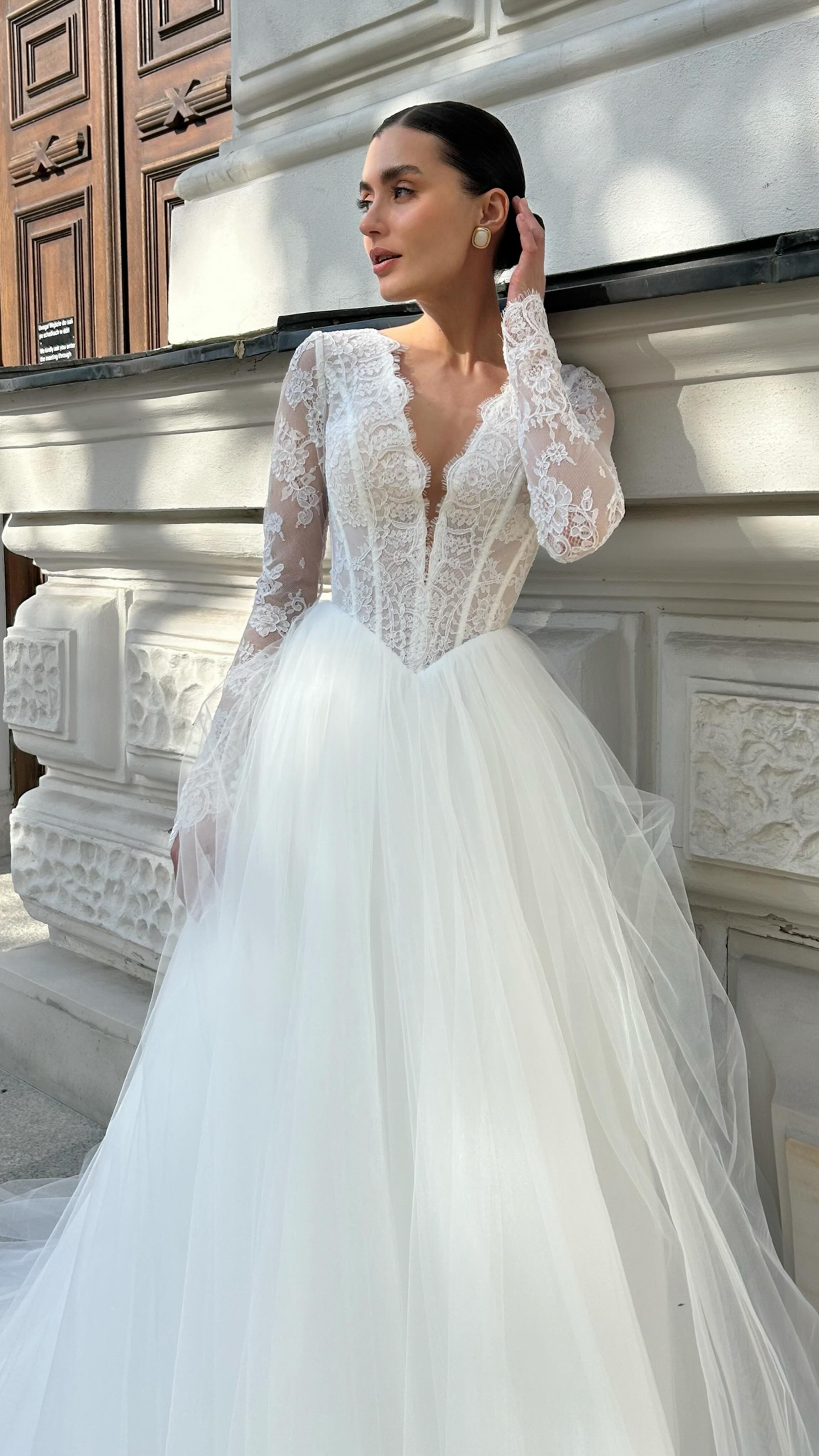 Pronti, reali, senza attese.
Questi sono abiti già disponibili in showroom.
Pezzi unici, selezionati con la stessa cura di sempre.
Sono una soluzione concreta se il matrimonio è vicino.
Oppure se cerchi un secondo abito importante, da cambiare durante la giornata.
O semplicemente se vuoi un bell’abito, ben fatto, senza andare oltre il budget che ti sei data.
Si tratta di Outlet, sì.
Ma l’approccio è lo stesso: capire se l’abito ti veste bene, se ti valorizza, se ha senso per te.
❗️Un solo esemplare per modello
📏 Taglie da verificare in showroom
Se uno di questi abiti ti ha colpita, scrivici.
Controlliamo la disponibilità e valutiamo insieme se può funzionare per te 🫰🏻
#honeymoonitalia #honeymoonsposa #outlet #sale #offerta