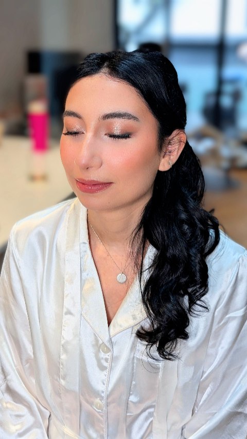 Daniela’s wedding morning was pure vibes ✨
Music playing, stylists buzzing, and a bride who somehow kept glowing more by the minute 🙂↕️
This is what I love most about mornings like these... laughter, energy, calm chaos, and that moment when everyone just feels the day starting
Daniela, you were such a mood 🤍
POV: Your wedding morning could feel exactly like this 👀
Makeup by Victoria, hair by Cristina for Bride
BM hair & glam by Juna & Ama
.
.
.
.
#TorontoBrides #WedLuxe #WeddingMorning #BridalGlam #BrideToBe GTHAAweddings CleanBride ModernBride TorontoWedding GettingReady