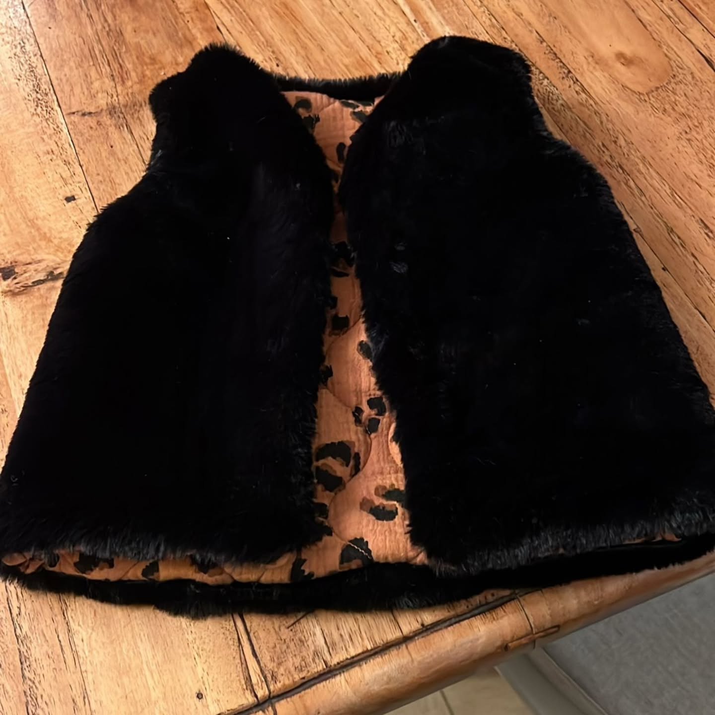 Nous avons une élève qui a commencé il n y a pas longtemps et qui depuis a une production digne d une pro et un choix de tissu tres recherché, bravo à Vincianne😍