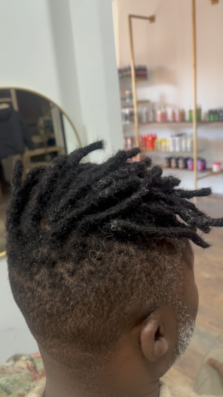 Dread Locks au crochet au salon Sigguil 43 boulevard Georges Clemenceau,
66000 Perpignan