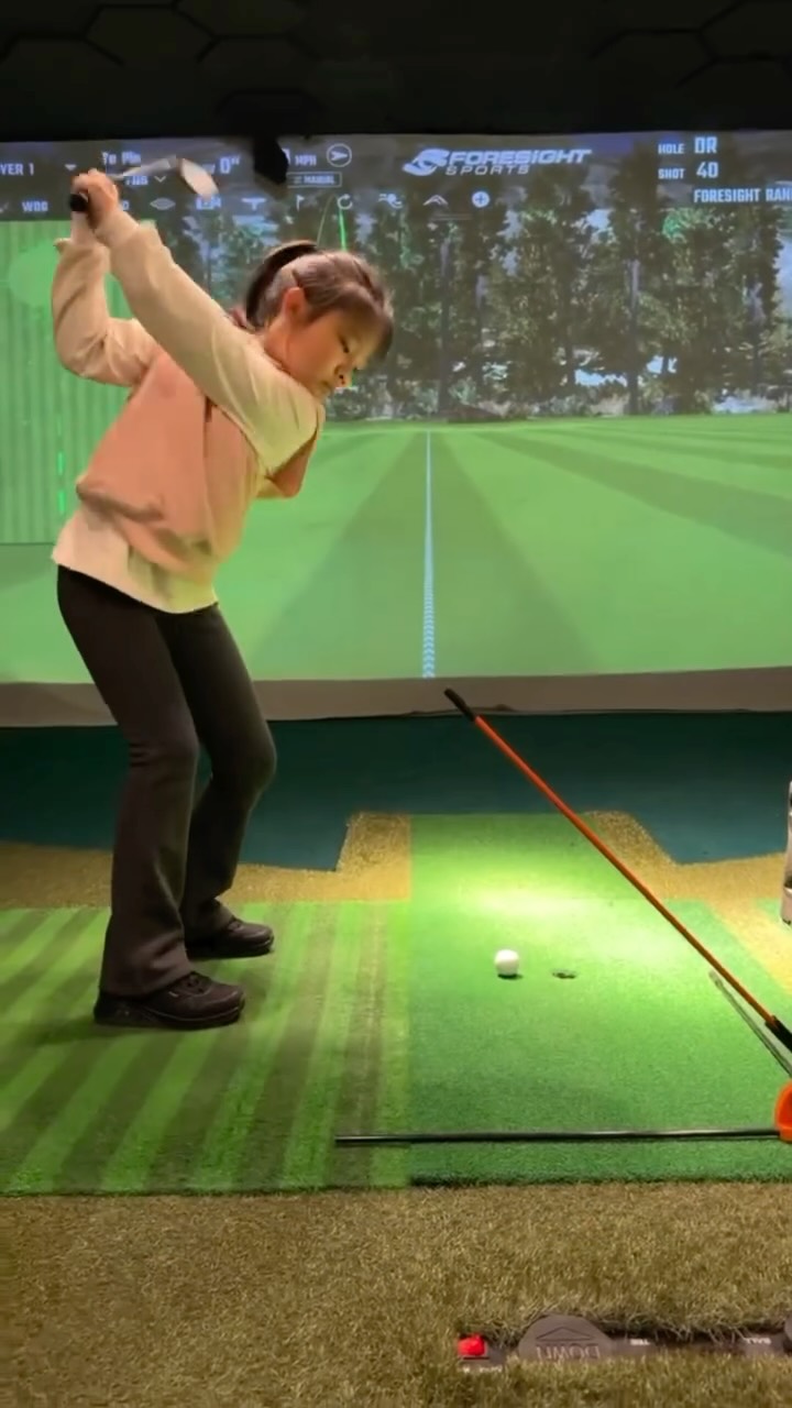 Set a goal.
Make a plan.
Show up. 🎯
At GiR, we teach junior golfers that progress isn’t luck—it’s clarity + consistency.
When young athletes learn how to train, results follow (and confidence tags along).
Dream it. Map it. Train it.
Repeat. ⛳️💪
@chloe_he_jy
⛳️ Coach @lydia_maoy
#GiRFitness #JuniorGolf #TrainWithPurpose #GoalsToGame #GolfDevelopment StrongFoundations