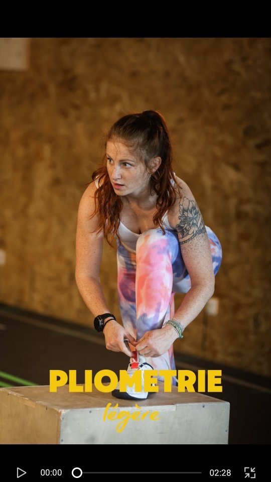 P L I O L E G E R E - acte 2
Petits sauts, gros bénéfices
👇
Stabilité
Coordination
Puissance
Prévention des blessures
Travail des appuis
👉Rajoute des petits exercices de proprio dans ta semaine d'entrainement (avec un step, une box, un banc, un pote qui a un super gainage...ou même sans matos !).
Tu veux d'autres idées de plio légère à intégrer dans ton quotidien ?
📩 Et on voit ensemble ce qui peut te convenir !
#hautesalpes05 #guillestroisqueyras #hike #renforcementmusculaire #plio #workoutfun #objectifsport