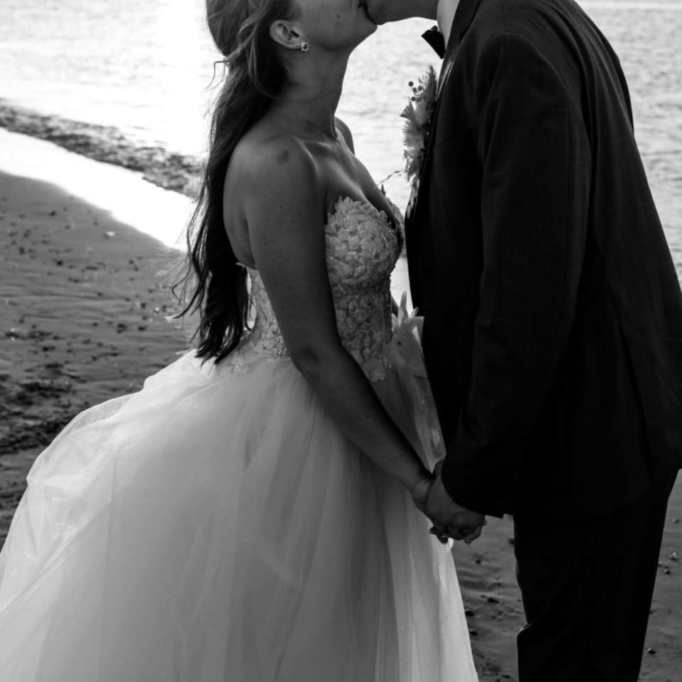 Yes✨️mijn trouwbrochure heeft een update gekregen. Vraag 'm vrijblijvend aan via een DM of volg de link in mijn bio🩷
#trouwfotograafzeeland