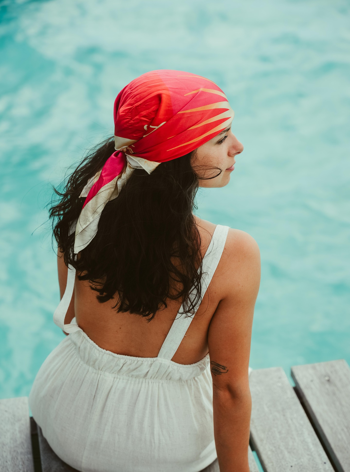 Sentarse frente al lagón es detener el tiempo.
Aquí, el viaje empieza en el silencio, entre el azul del agua y la calma interior.
Algunos destinos no se recorren, se sienten.
.
Sitting by the lagoon is a pause in time.
Here, the journey begins in stillness, between turquoise waters and inner calm.
Some destinations aren’t explored, they are felt.
📷 @emmatournier_ @ic_boraboralemoana
#MoemoeaTravel #PolinesiaFrancesa #FrenchPolynesia #TahitiDream #LuxuryTravel #IslandEscape #SlowTravel #LagoonVibes #TravelInspiration #LoveTahiti#LoveTahiti