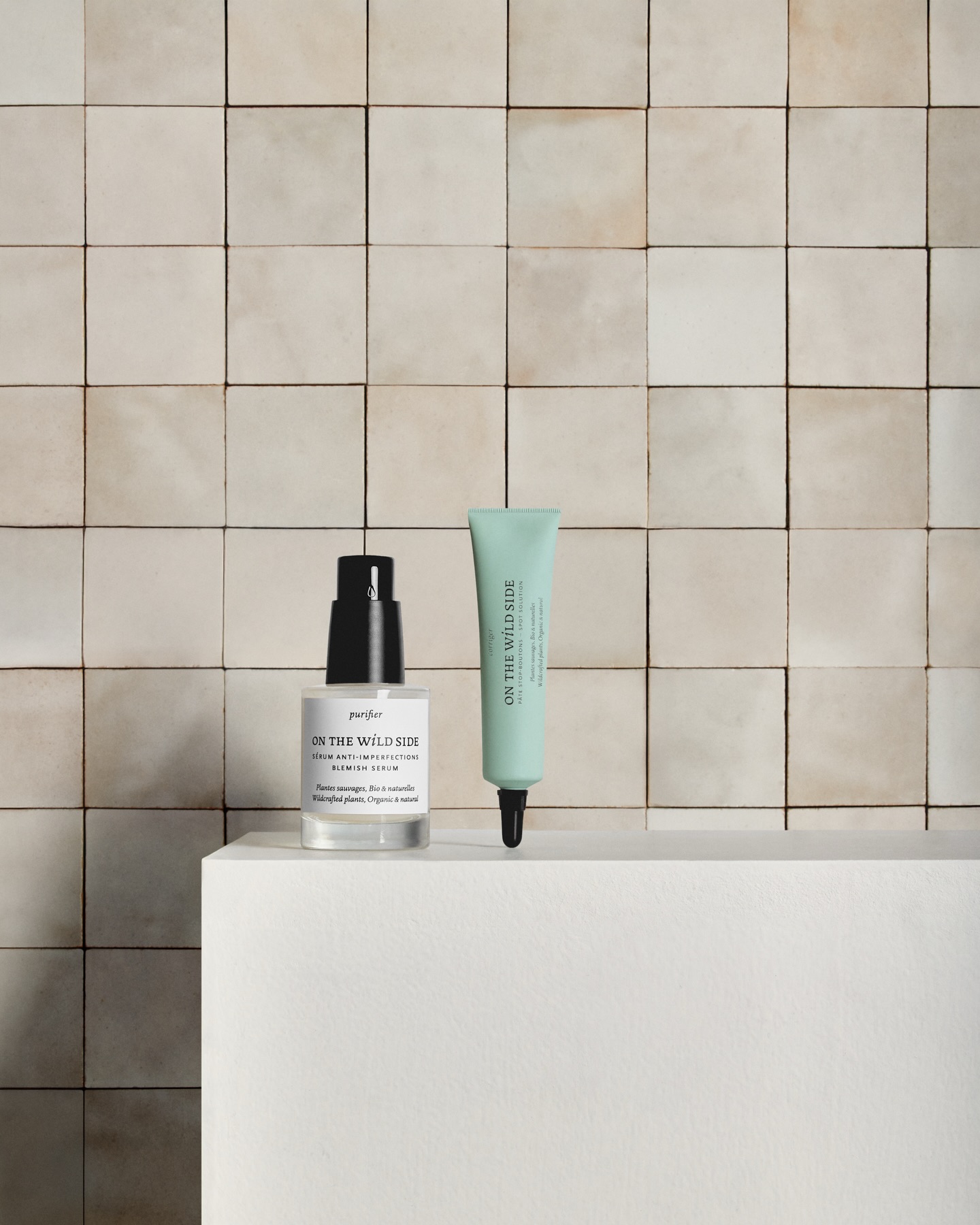 / ✨ Nouveautés @onthewildside_spirit ✨
Les peaux sujettes aux imperfections ont désormais leur duo ciblé !
🌿Le Sérum Anti-Imperfections aide à purifier la peau, à réduire les imperfections et à lisser le grain de peau, sans compromis sur le confort.
🌿La Pâte Stop-Boutons, à appliquer localement, agit rapidement pour calmer, assécher et limiter l’apparition des boutons.
Deux soins naturels et bio associant plantes sauvages, acide salicylique et acide azélaïque, pensés pour s’intégrer facilement à votre routine quotidienne.
👉 Découvrez ces nouveautés dès maintenant sur notre e-shop
🔗 Lien en bio
.
.
.
.
.
.
.
.
.
.
#onthewildside #soinantiimperfections #cosmetiquesnaturels #stopboutons #peauimperfections