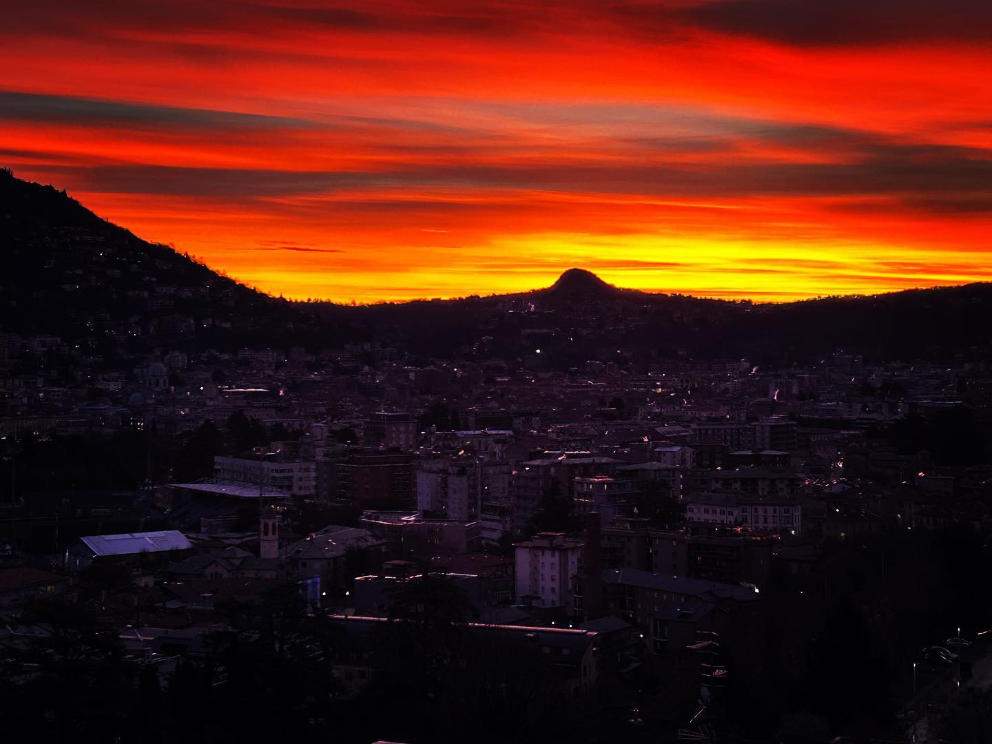 Another great season is about to start. Looking forward to meet you all.
www.lakecomomotorbike.com
#motorcycletour #lakecomo #ducati #motoguzzi #bestitaly