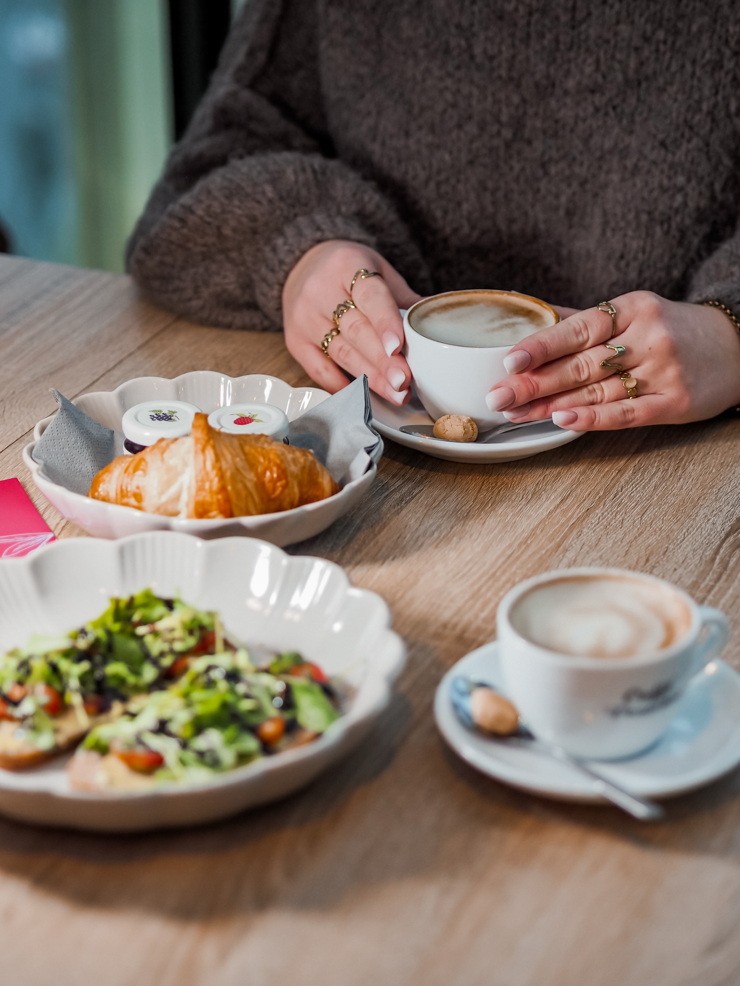 Kommt vorbei, wir freuen uns auf euch!✨
Unsere Öffnungszeiten:
🗓 Mo–Do: 10–19 Uhr
🗓 Fr–Sa: 10–20 Uhr
🚫 So: geschlossen