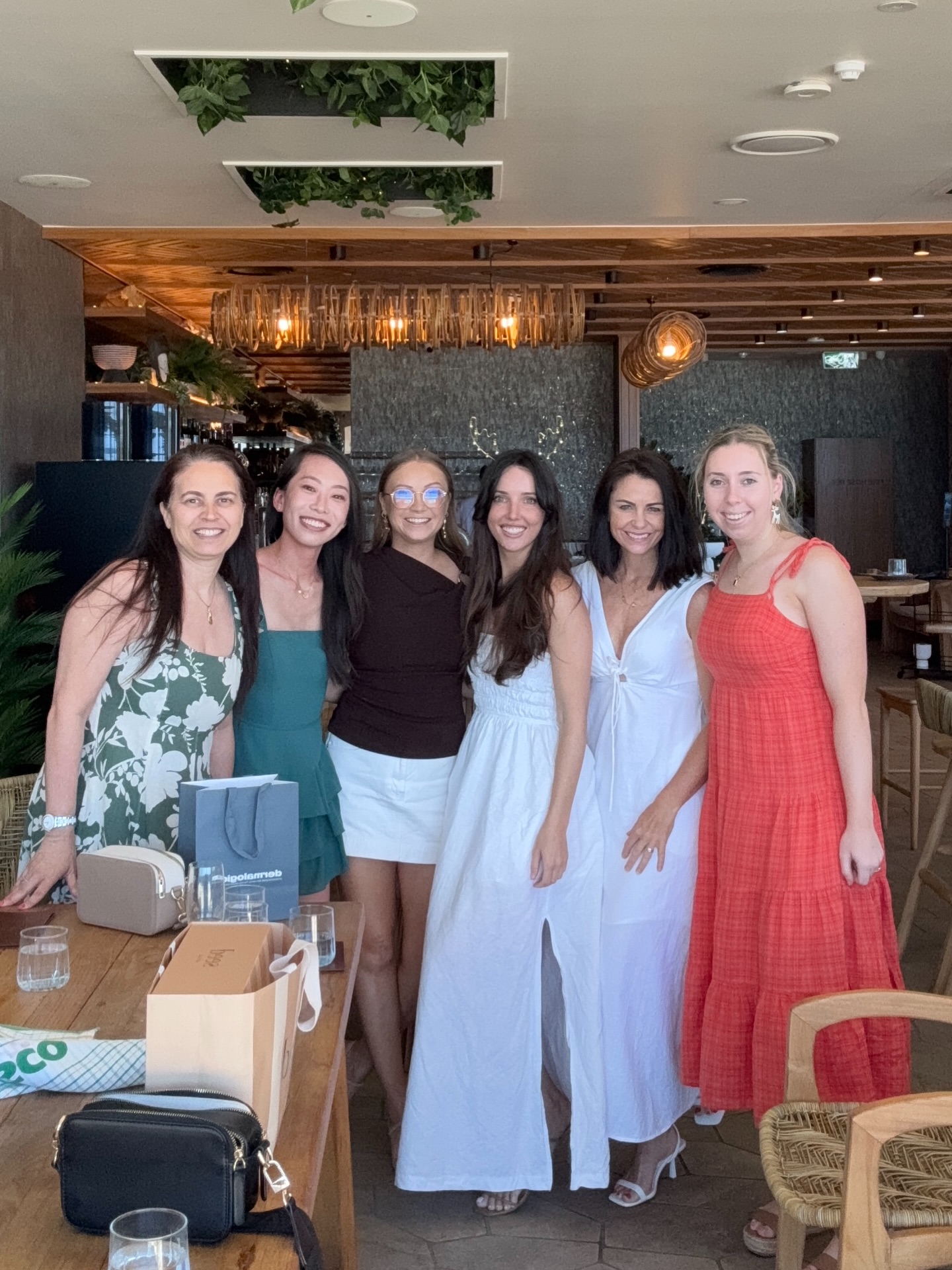 A festive finish to an incredible year at LL 🎄🥳
From stunning rooftop lunch views to a paint-and-sip full of laughs, colour and connection… the perfect reset before jumping back into clinic life!
Feeling refreshed, recharged and excited for the year ahead, let’s make 2026 the best one yet 🙌🏼