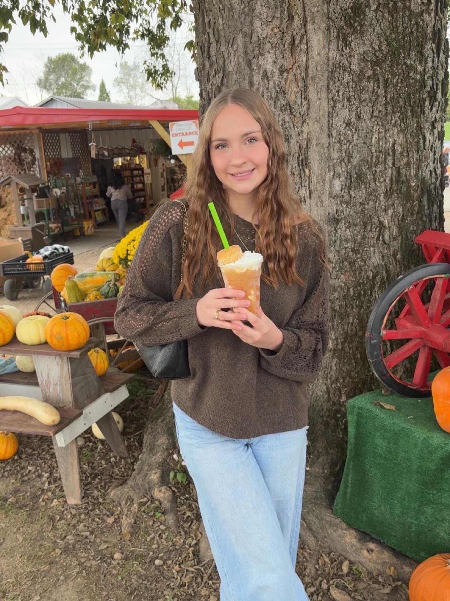 The Field Center is excited to welcome our new Co-op student Hayley Burge! She will be assisting our staff this Spring with communications, marketing and planning tasks.
Hayley is a third year student at UC working on her degree in Communication. Fun fact, she is the first person to go to college on her dad’s side of the family!