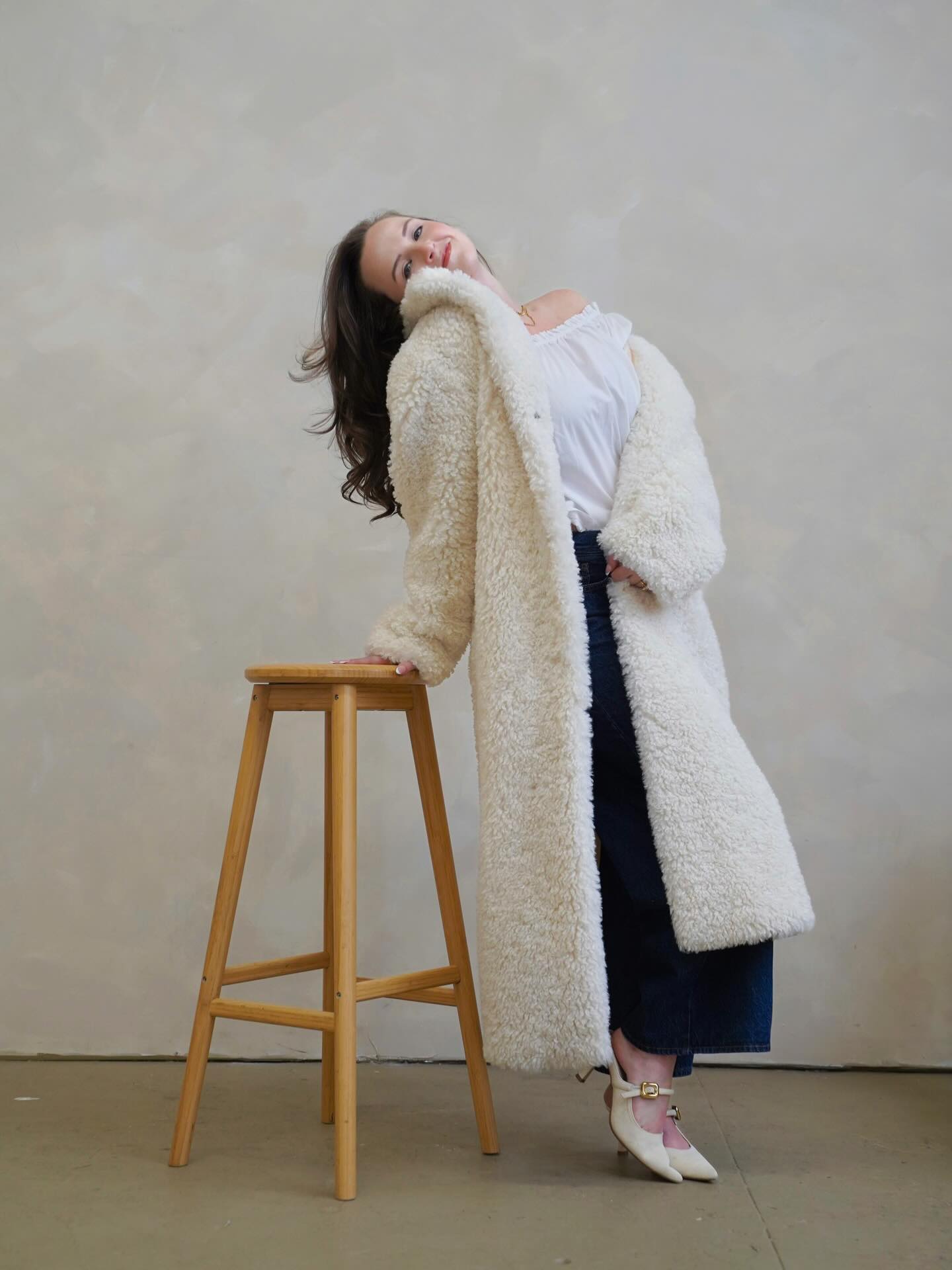 consider this my audition to play lily st regis in the revival of annie ✨💗