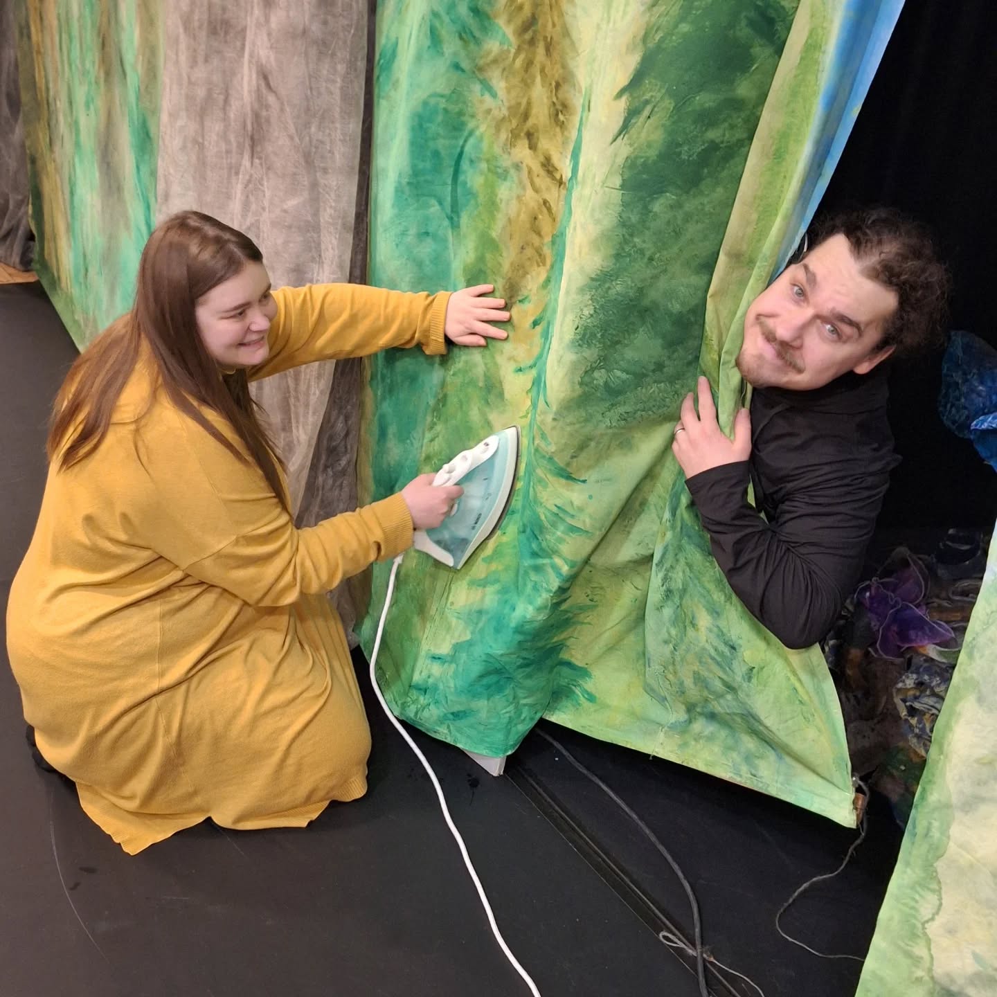 Lavasteiden silitystä viimeistä kertaa 😅
#ootkomunkaverlji