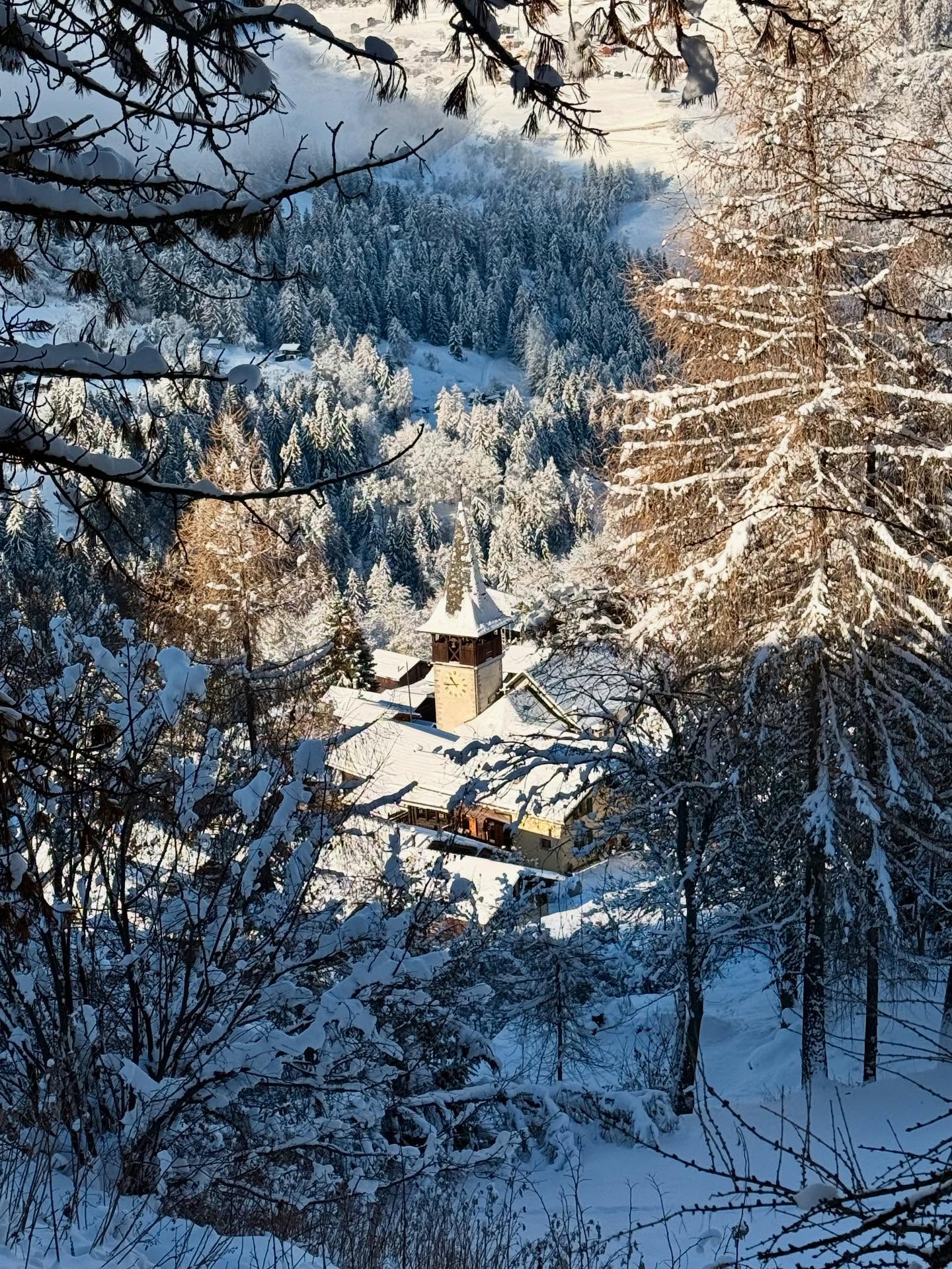 Dream conditions for our guests this week ☀️❄️🏔️
@valdanniviers
#valais #skiswitzerland #chaletholidays