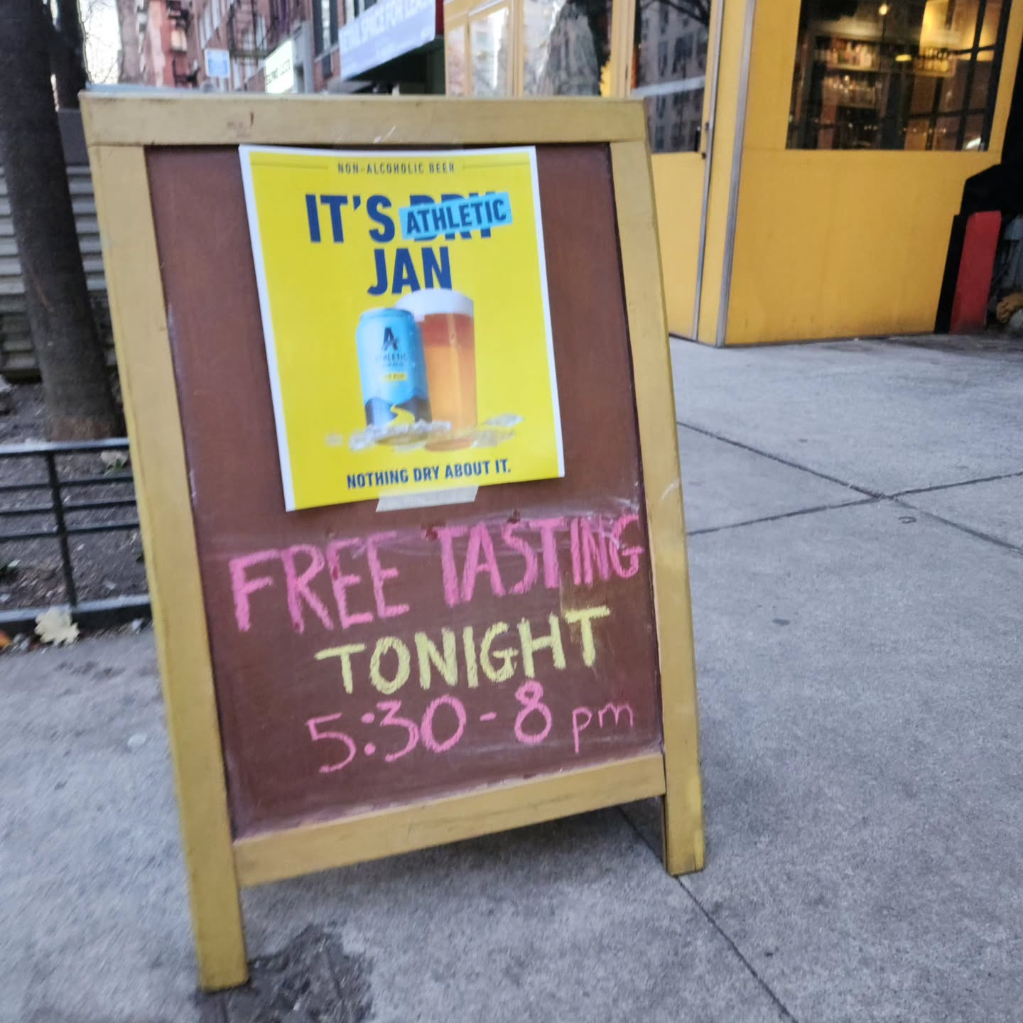 Athletic NA
free non-alcohol beer tasting
at City Swiggers
Thur., Jan. 15
5:30–8pm
SAMPLING:
• Lite Lime & Salt Lager
• Cerveza Atletica Copper Lager
• Lite Lager
• Free Wave Hazy IPA
• Wit's Peak
• Run Wild IPA
• Upside Dawn Golden Ale
@cityswiggers #cityswiggers @athleticbrewing #craftbeer
#craftbeerlover #craftbeernyc #nycbeer