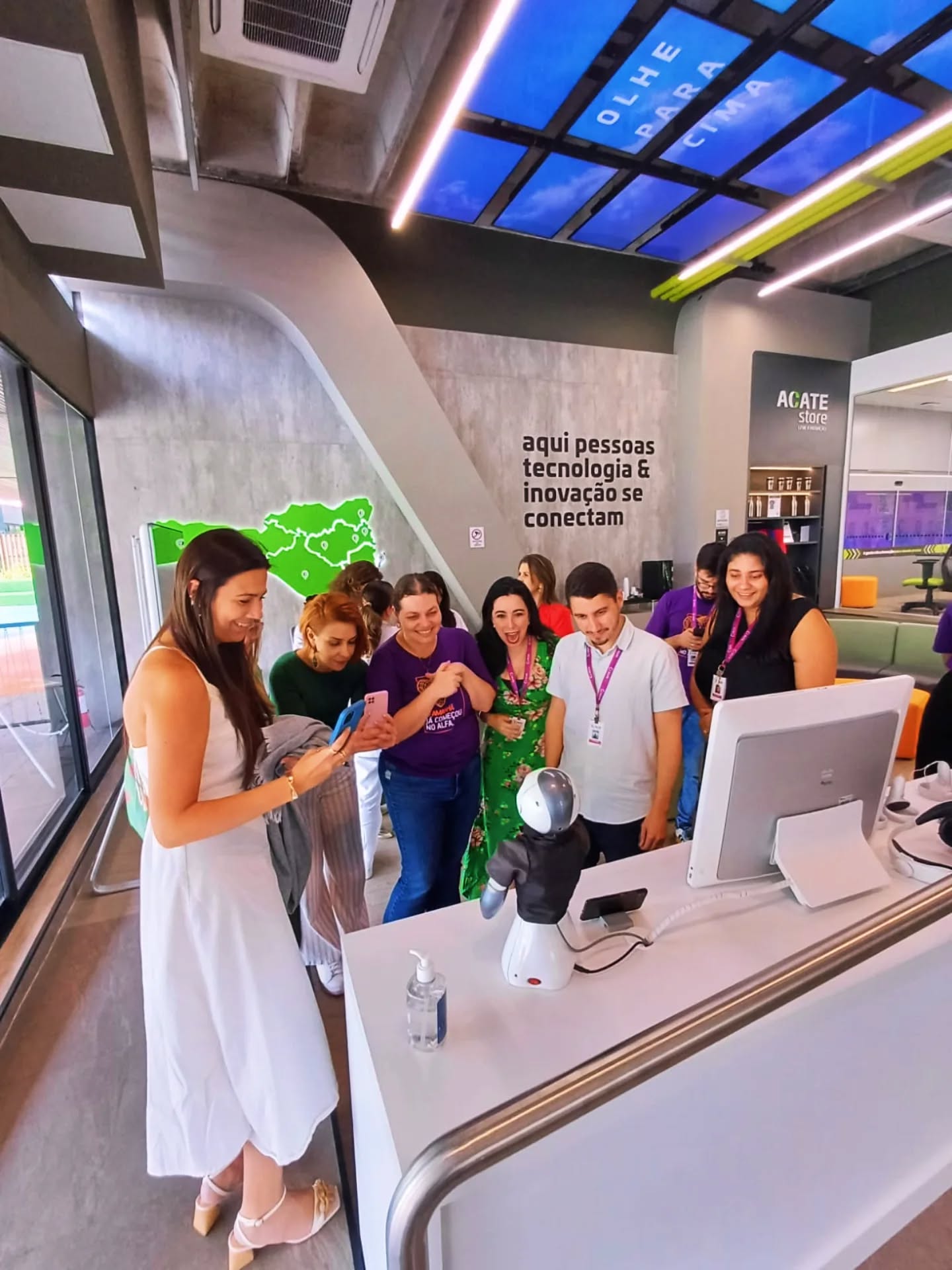 A Alfa Rede de Ensino viveu uma super visita técnica de inovação com seus gestores, mergulhando em experiências que mostram, na prática, como a inovação acontece no dia a dia.
Mais do que falar sobre futuro, essa jornada foi sobre vivenciar a inovação, conectar pessoas, trocar aprendizados e ampliar o olhar para novas possibilidades na educação.
Porque aqui, inovação não é conceito.
É prática. É experiência. É vivência real.
Seguimos construindo pontes entre educação, tecnologia e propósito.