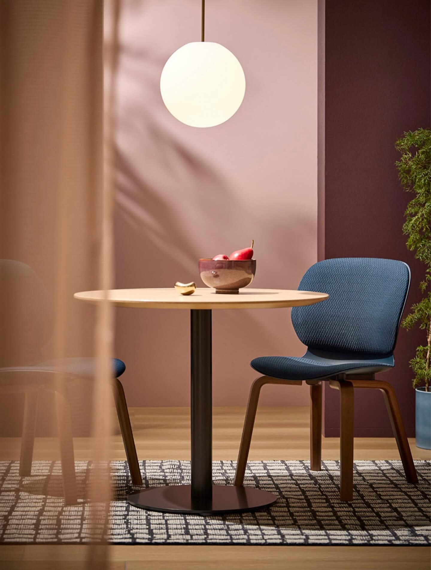 Where connection meets comfort 🤝
Bring warmth and personality to every workspace-creating inspiring places to gather, focus, and recharge.
